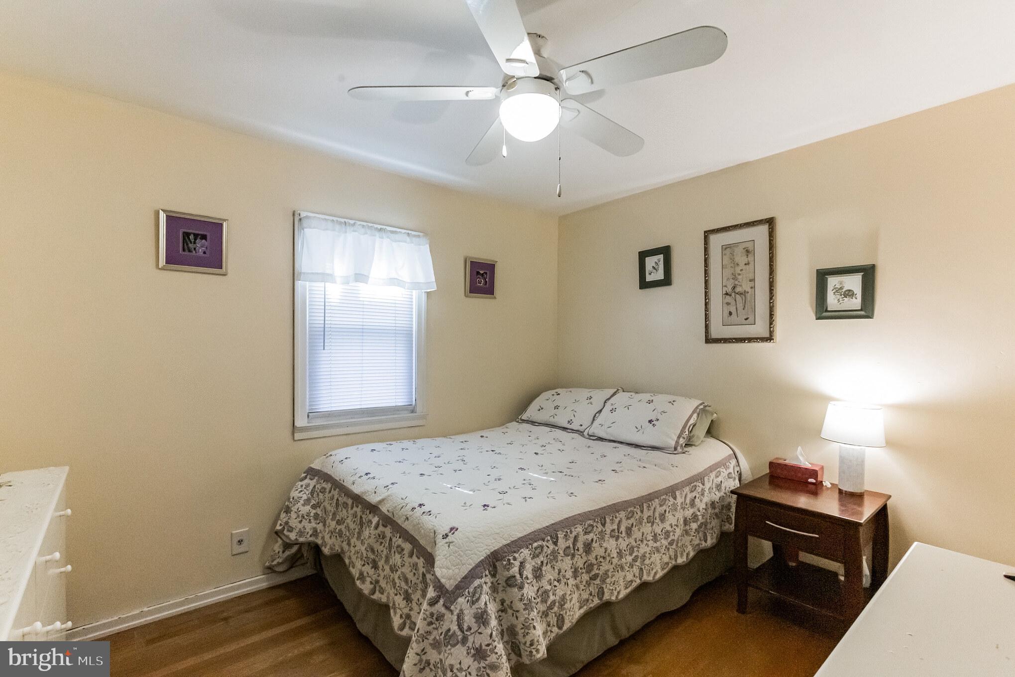 LARCHMONT - Residential