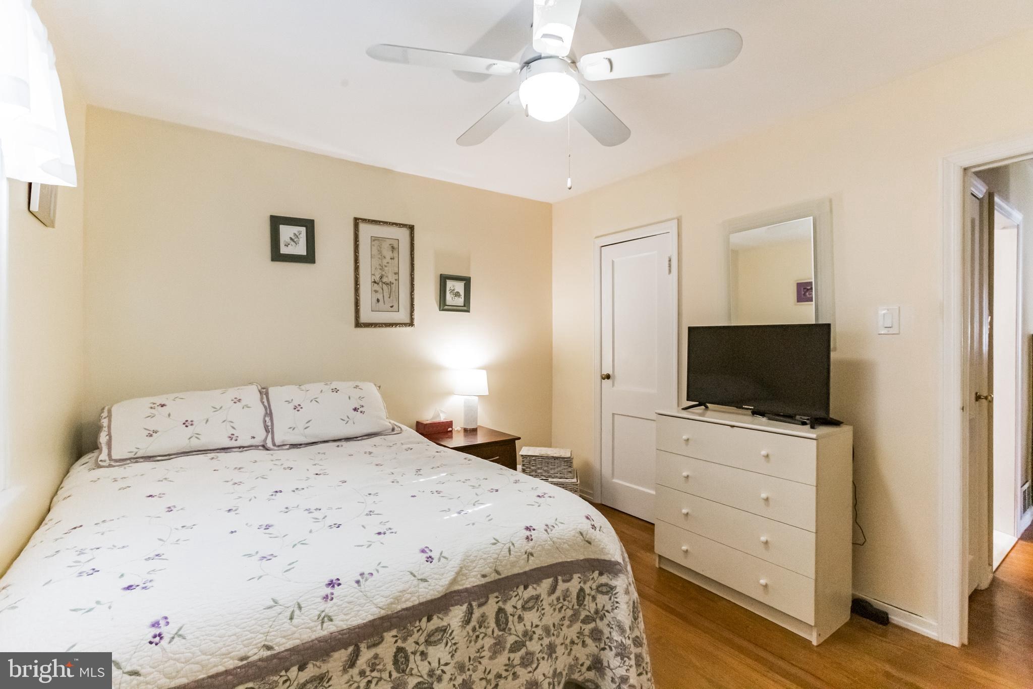 LARCHMONT - Residential