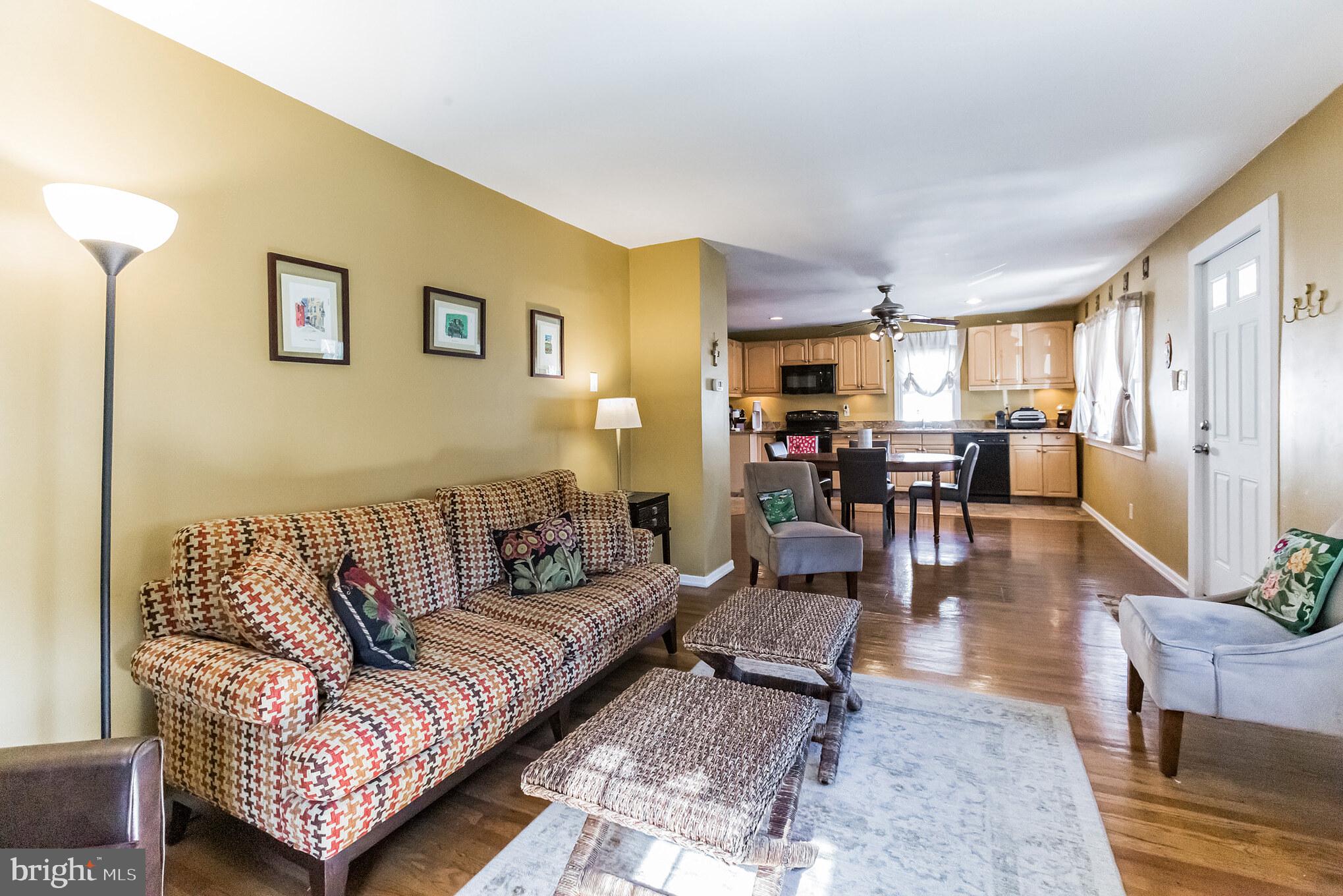 LARCHMONT - Residential