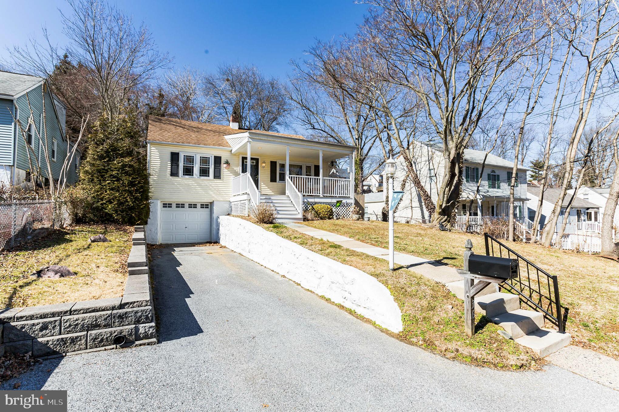 LARCHMONT - Residential