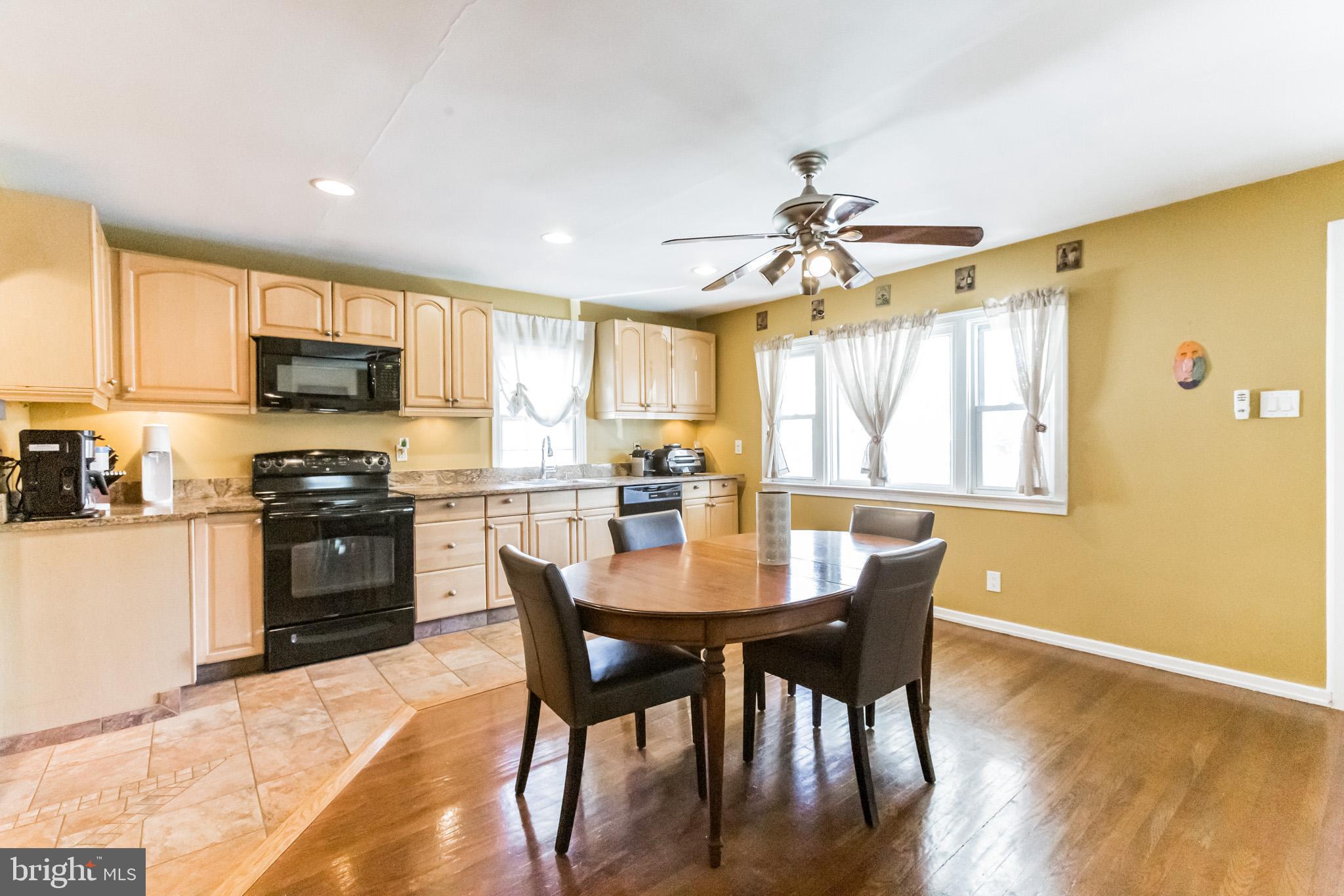 LARCHMONT - Residential