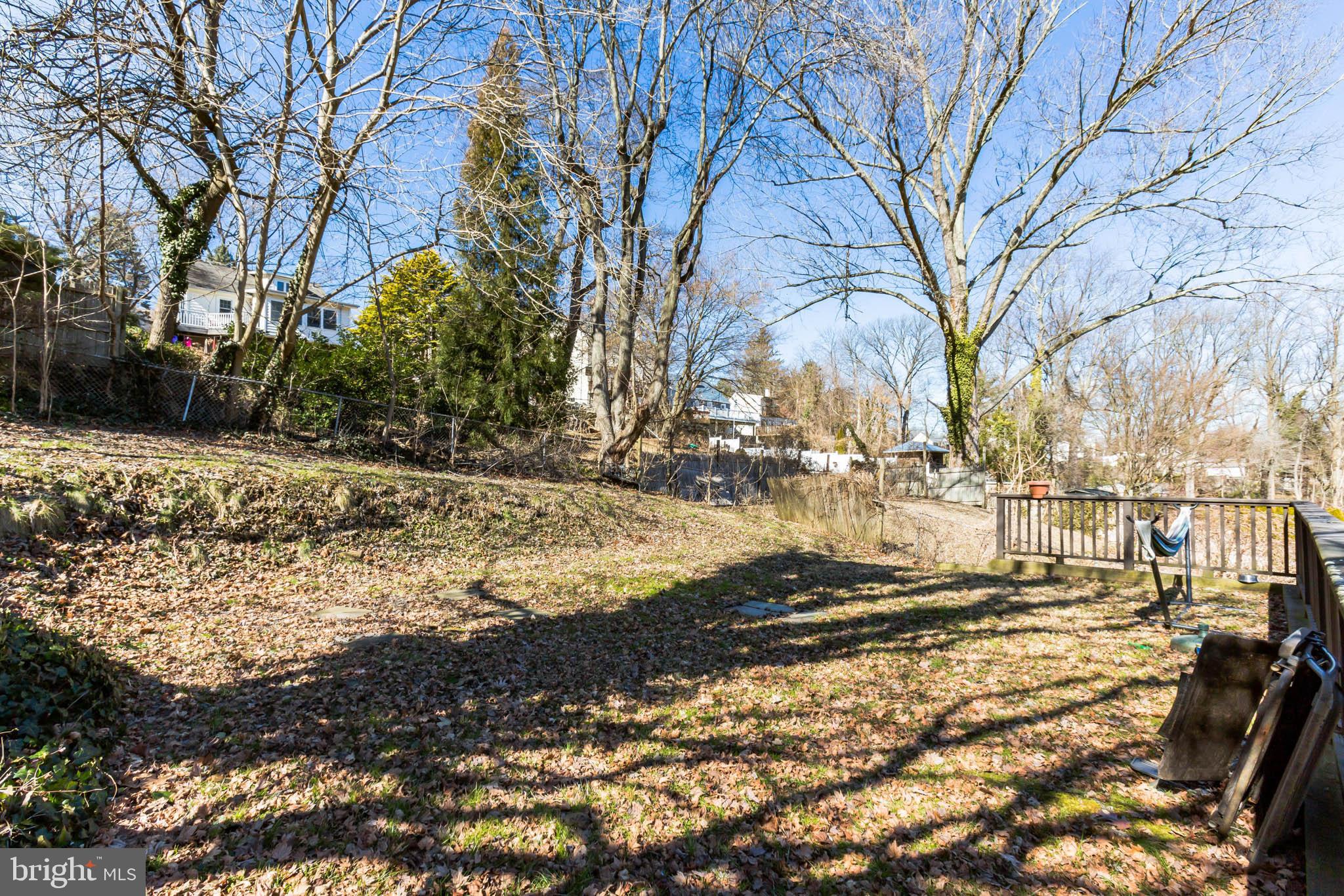 LARCHMONT - Residential