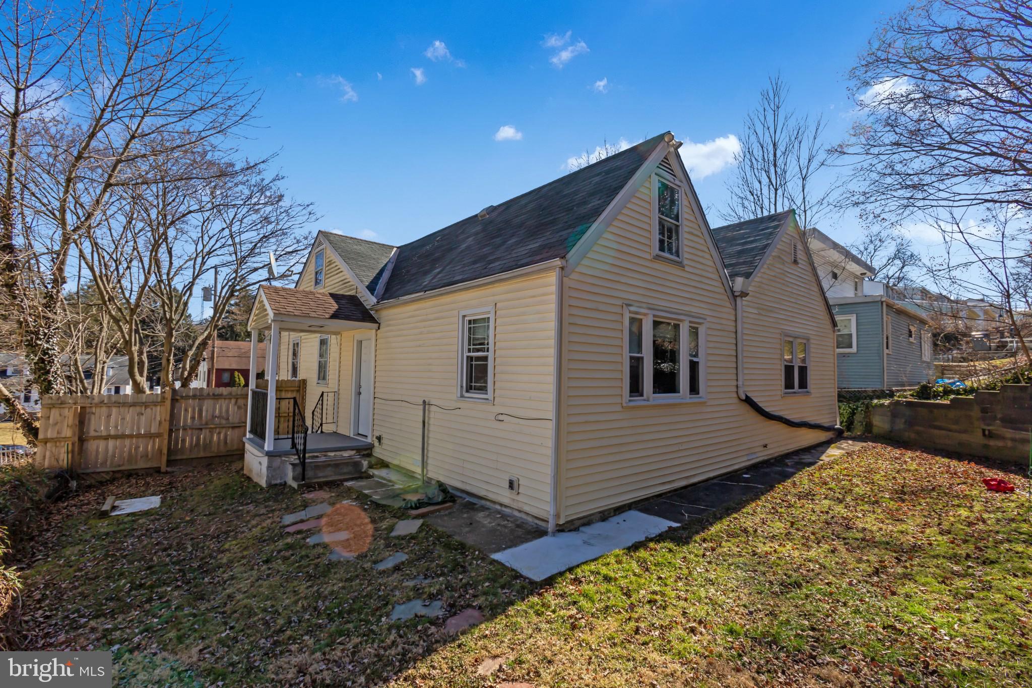 LARCHMONT - Residential