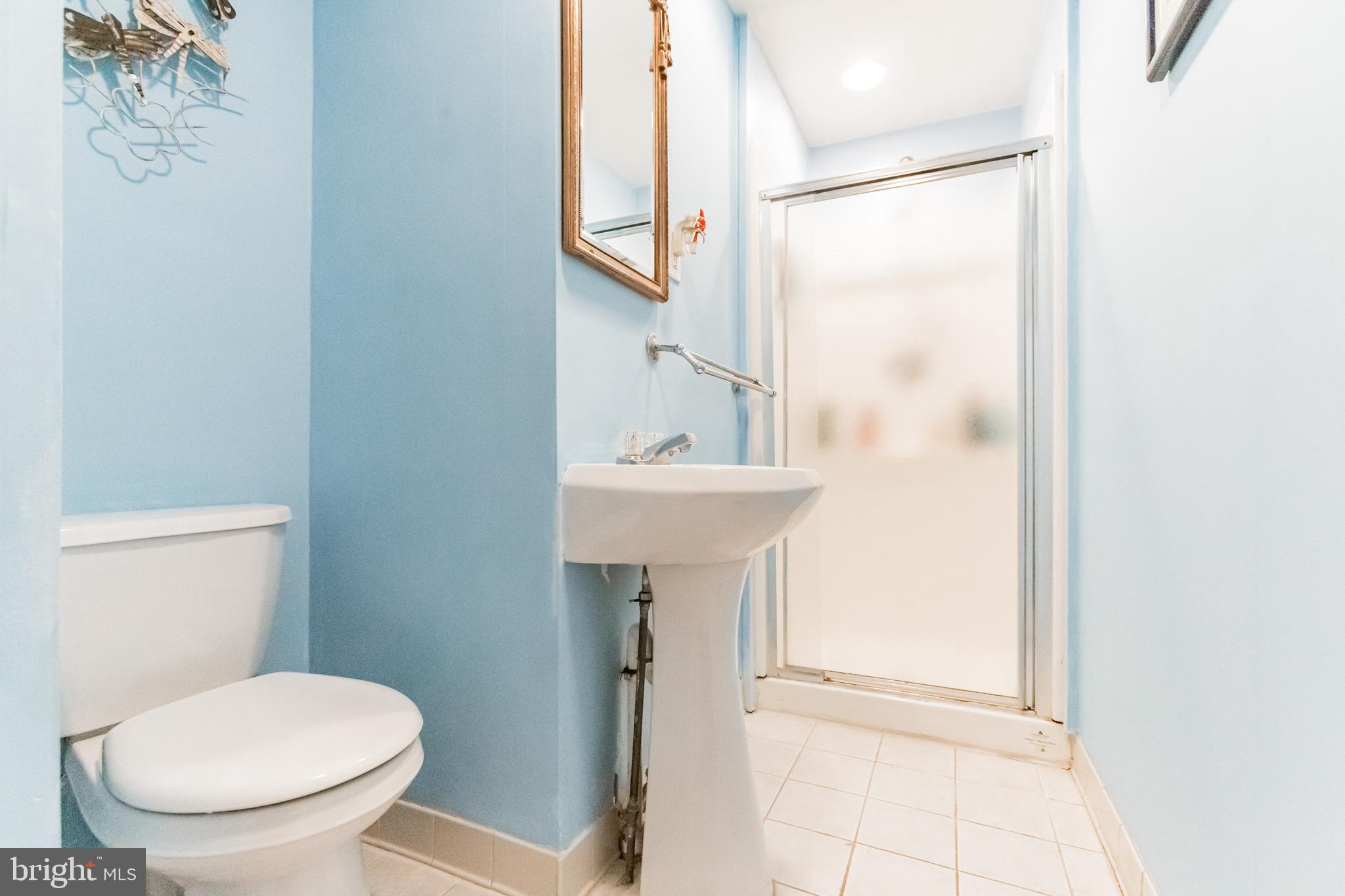 LARCHMONT - Residential