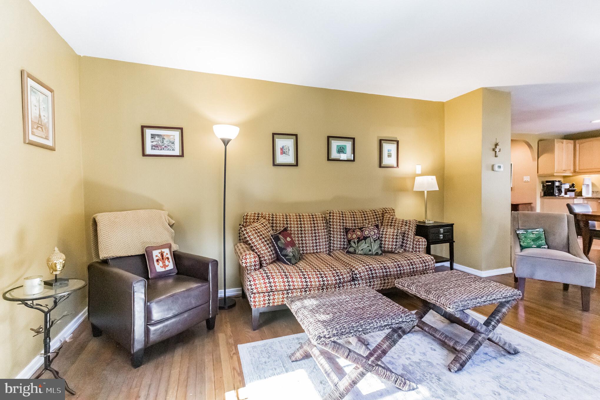 LARCHMONT - Residential