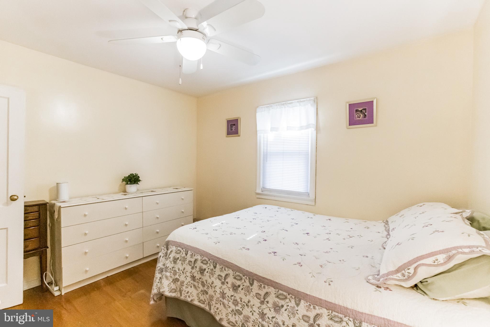 LARCHMONT - Residential