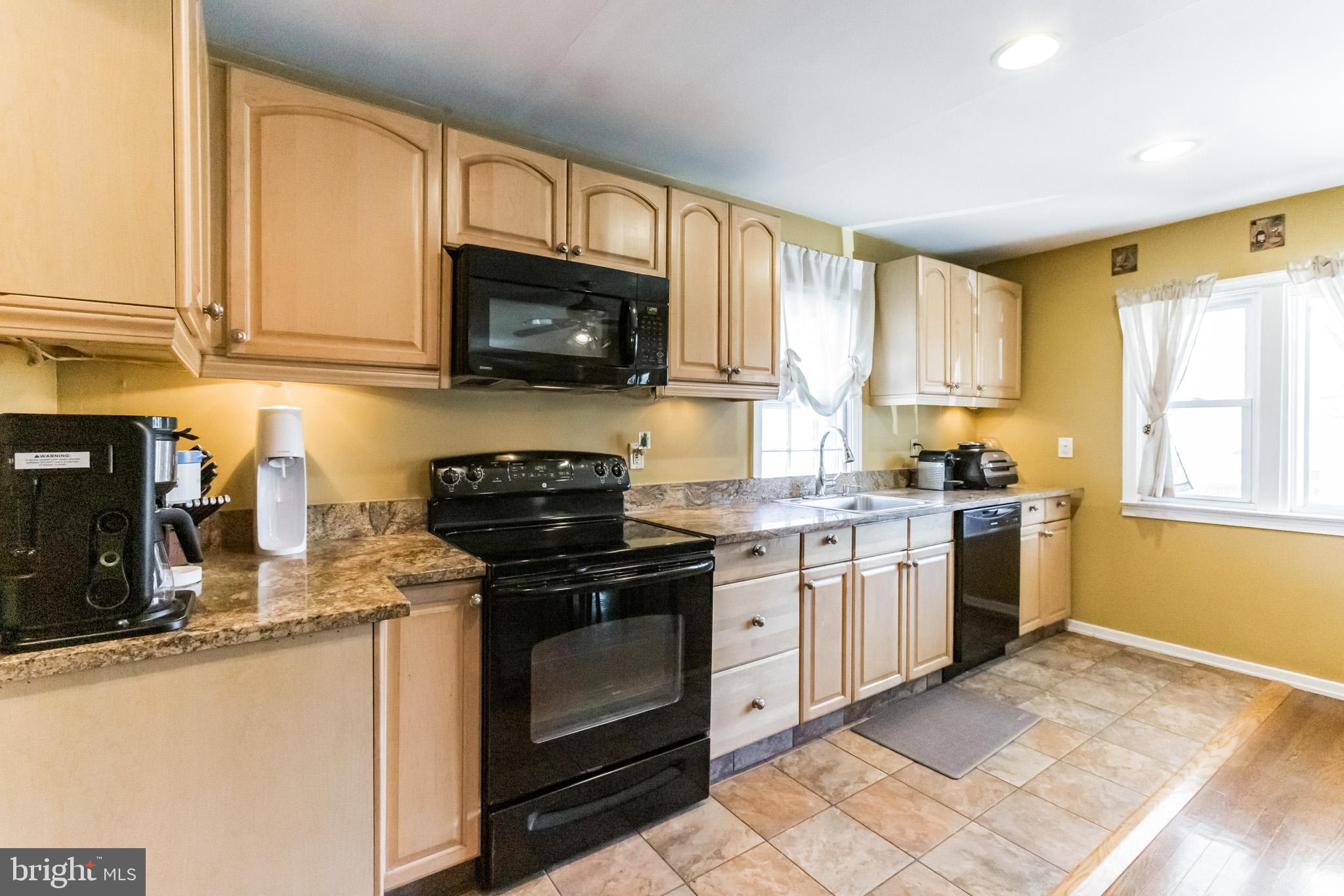 LARCHMONT - Residential