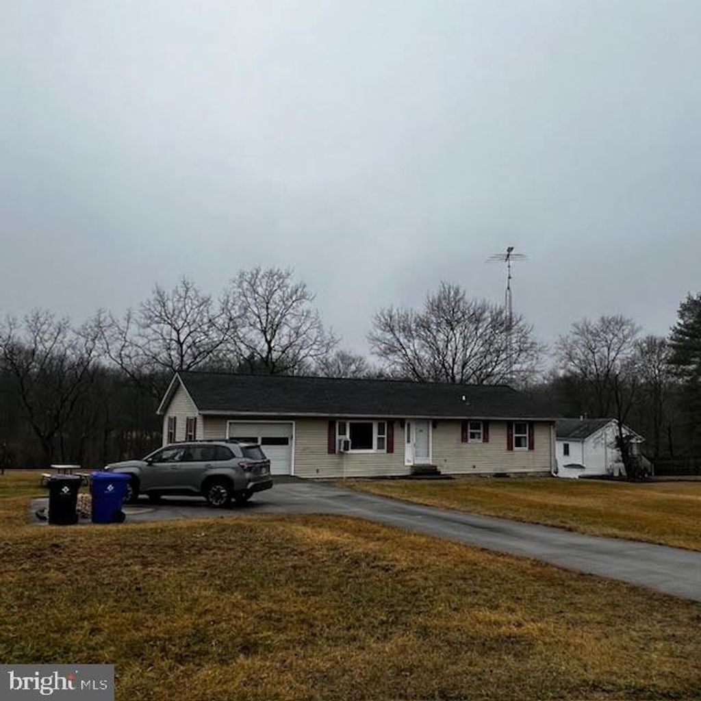 Photo of 542 South Avenue, EAST BERLIN, PA 17316 (MLS # PAAD2022180)