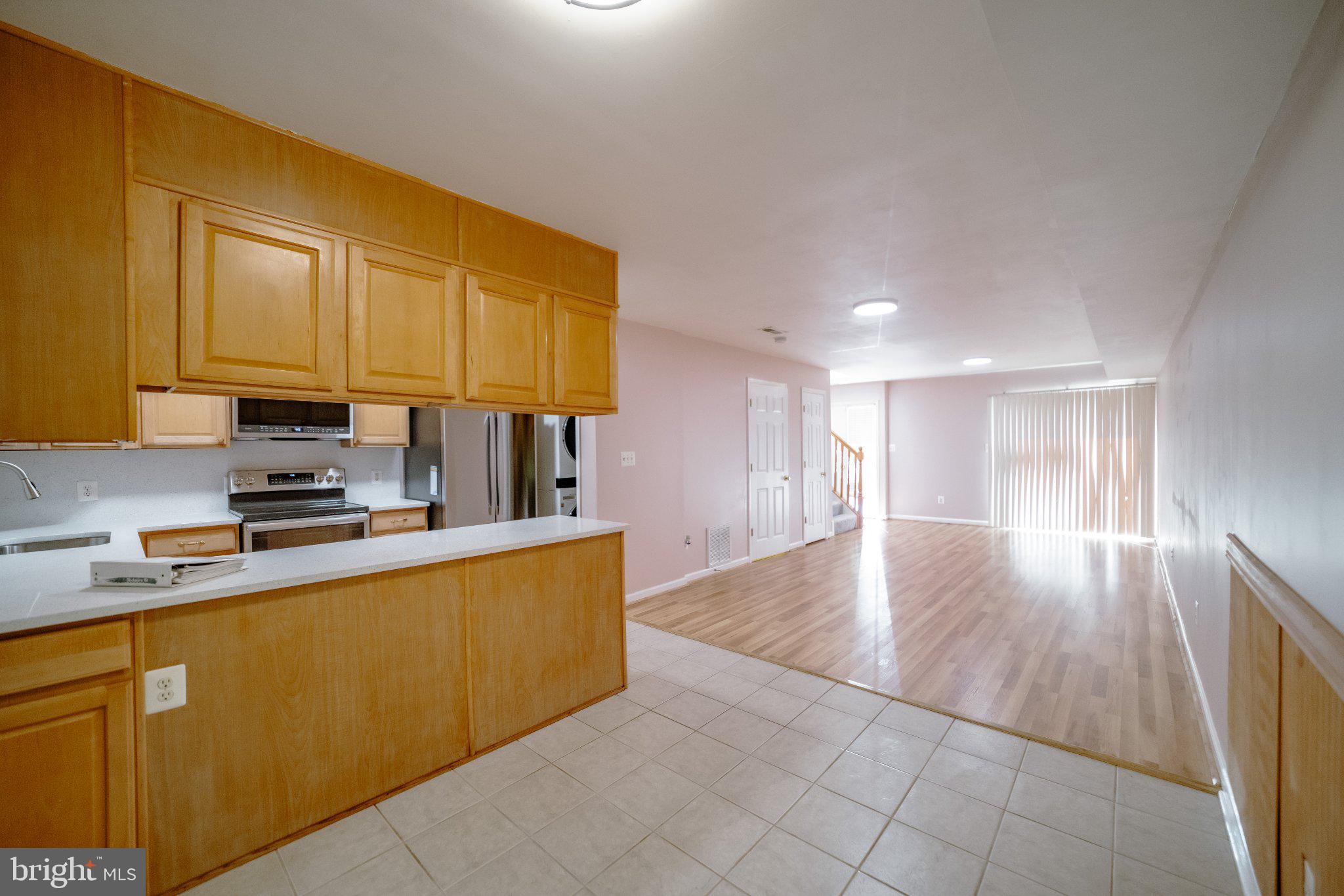 2205 SOUTHGATE SQUARE SE 2205