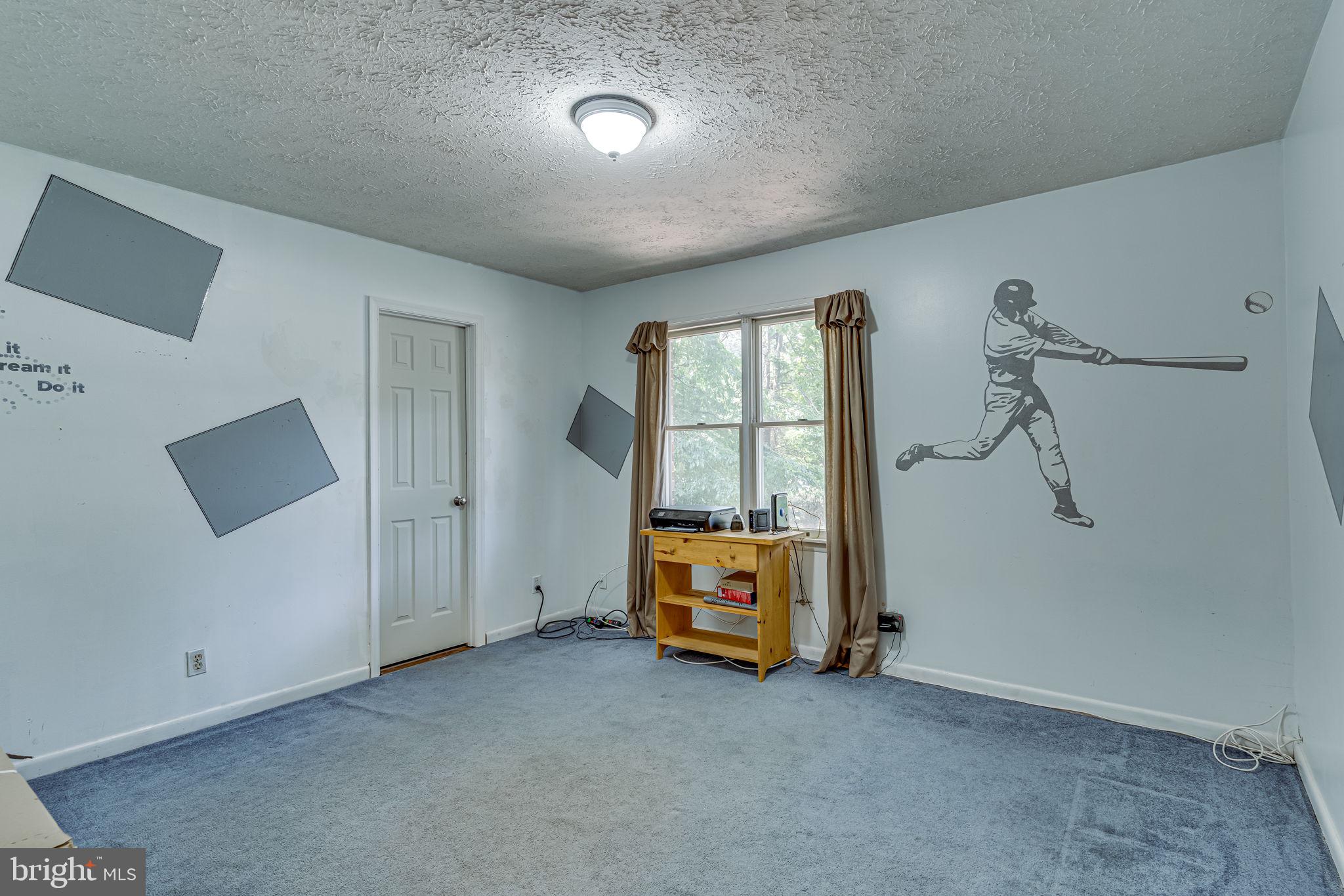 COUNTRY LAKES - Residential