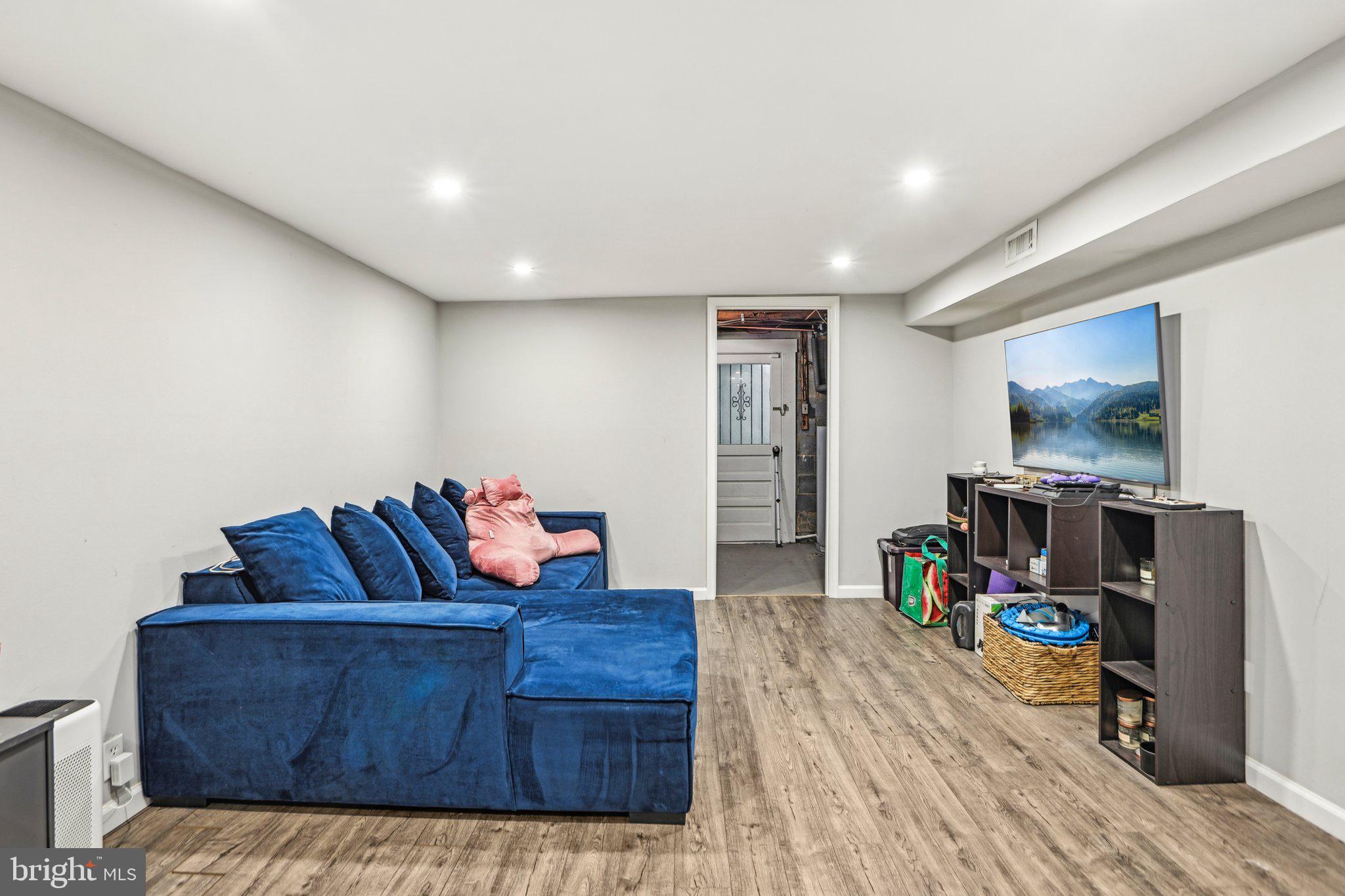 TYROL ESTATES - Residential