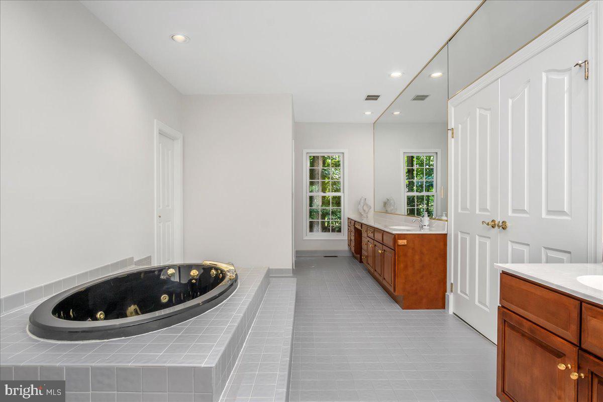 AVERY FOREST - Residential