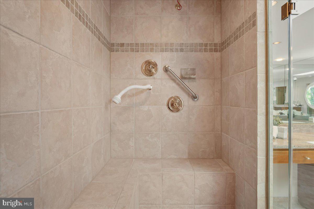 AVERY FOREST - Residential