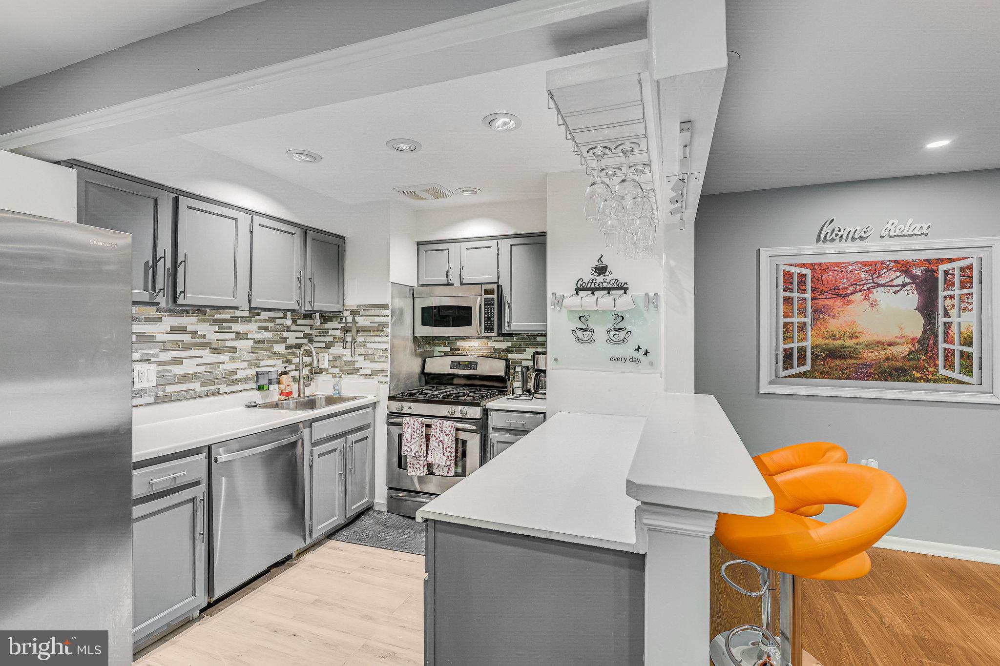 IVYMOUNT COURT - Residential