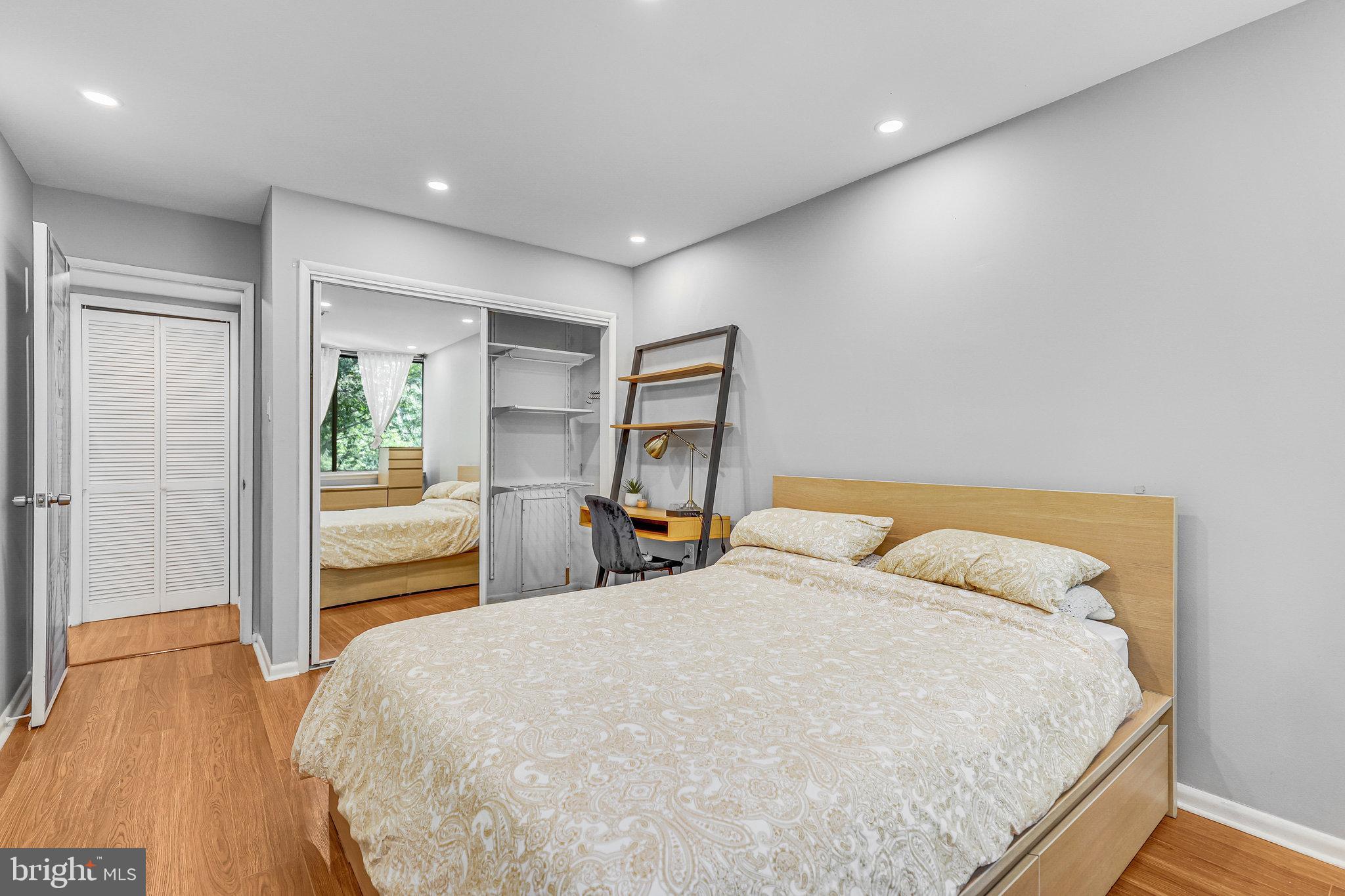 IVYMOUNT COURT - Residential