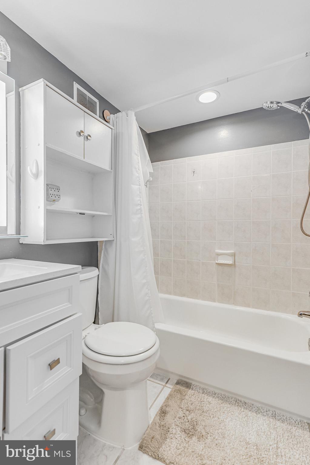 IVYMOUNT COURT - Residential