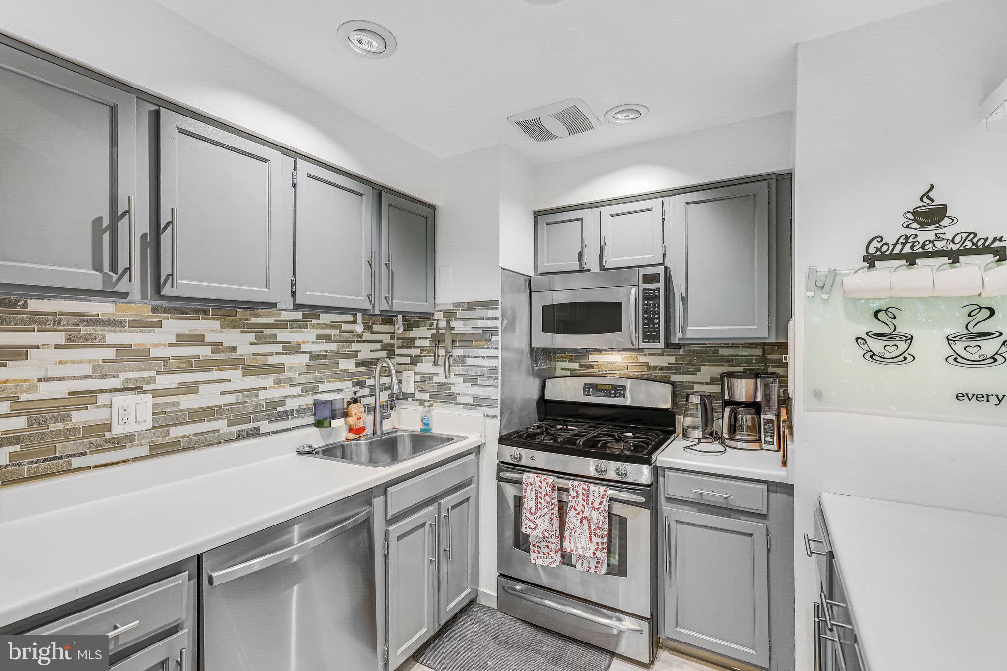 IVYMOUNT COURT - Residential