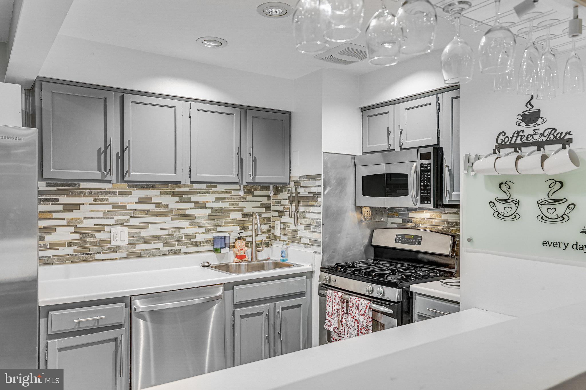 IVYMOUNT COURT - Residential