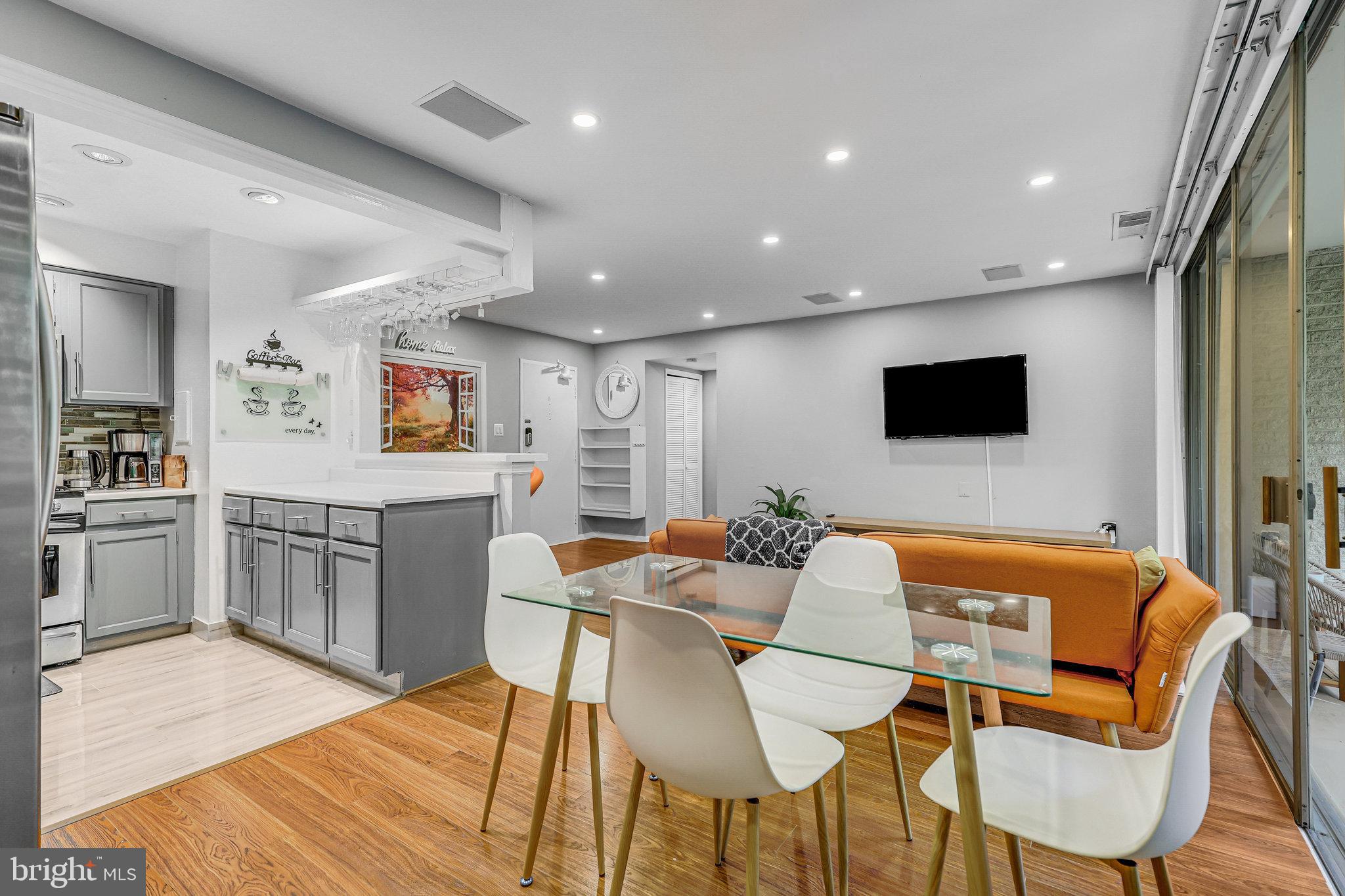 IVYMOUNT COURT - Residential