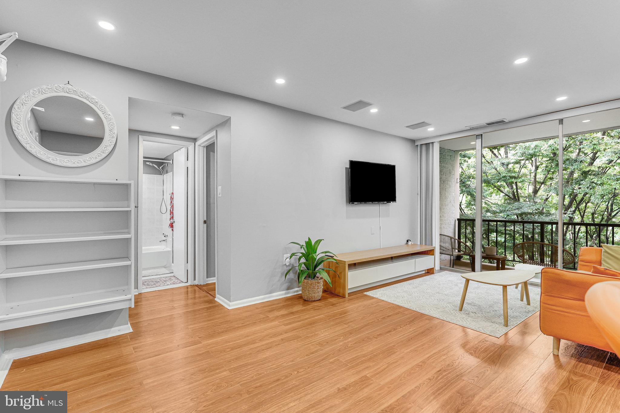 IVYMOUNT COURT - Residential