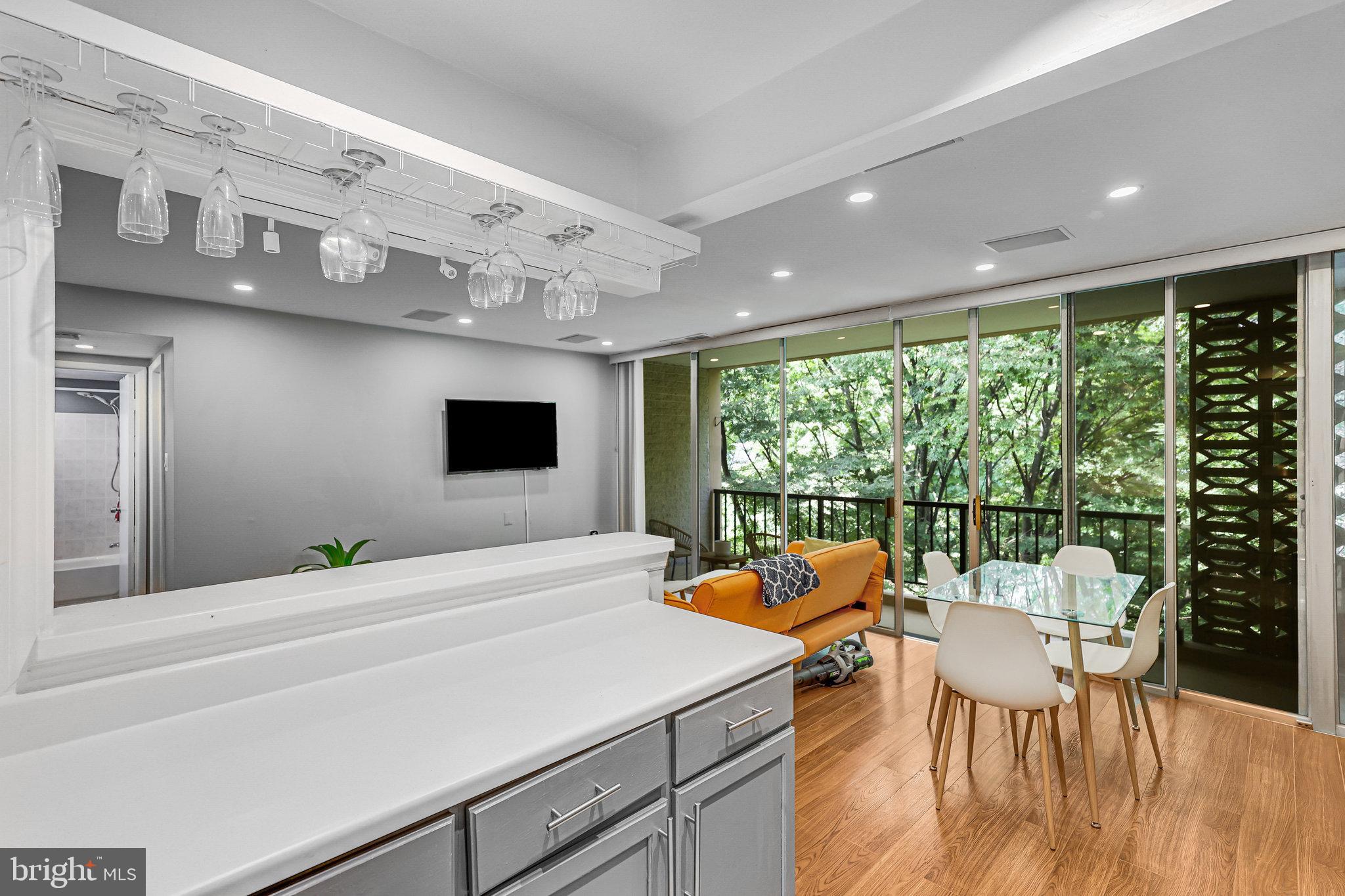 IVYMOUNT COURT - Residential