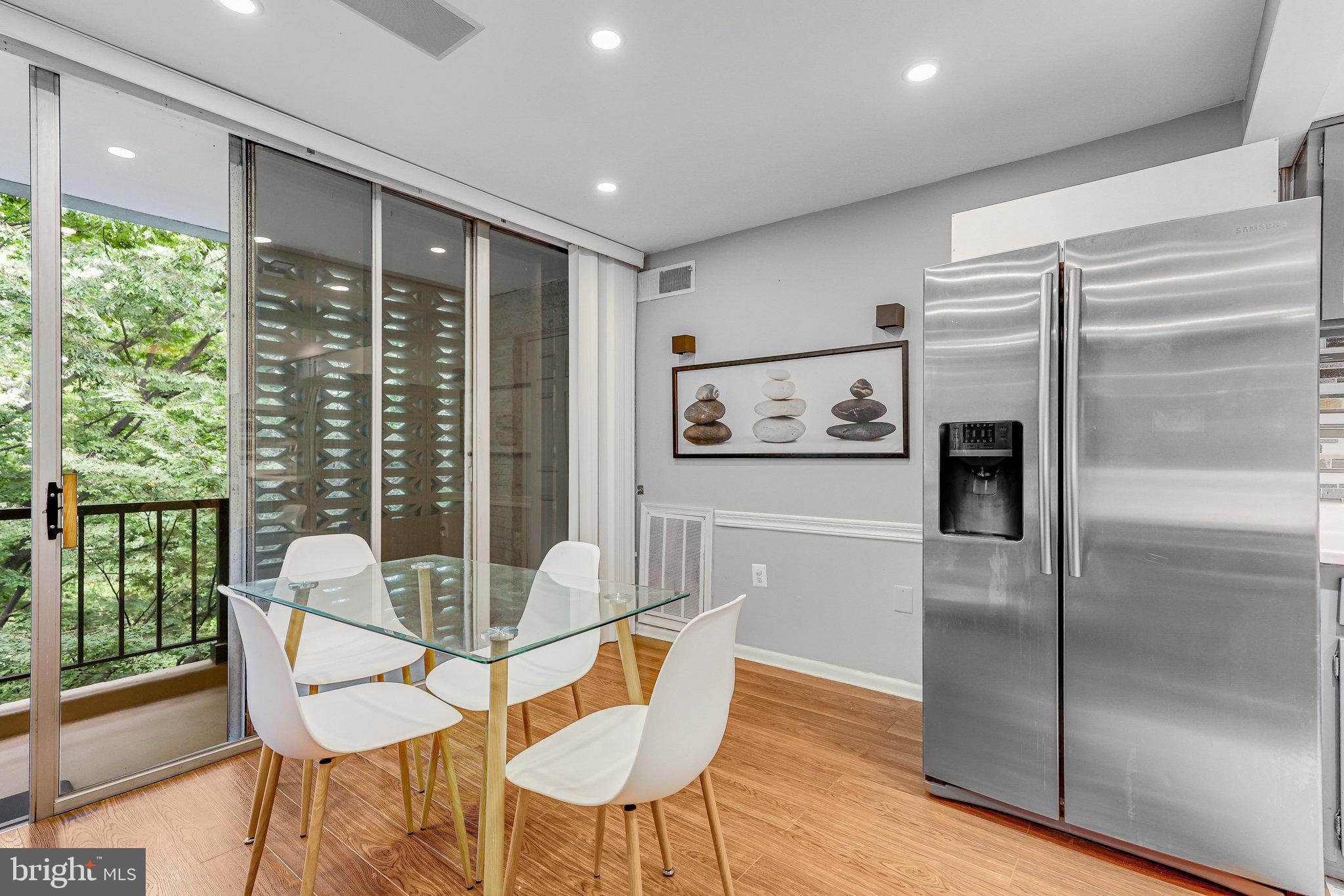 IVYMOUNT COURT - Residential