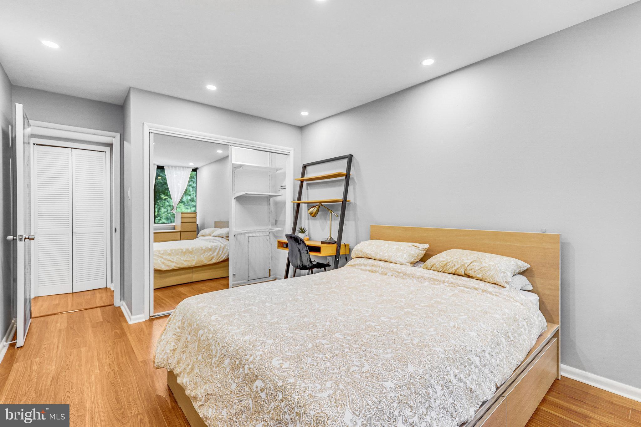 IVYMOUNT COURT - Residential