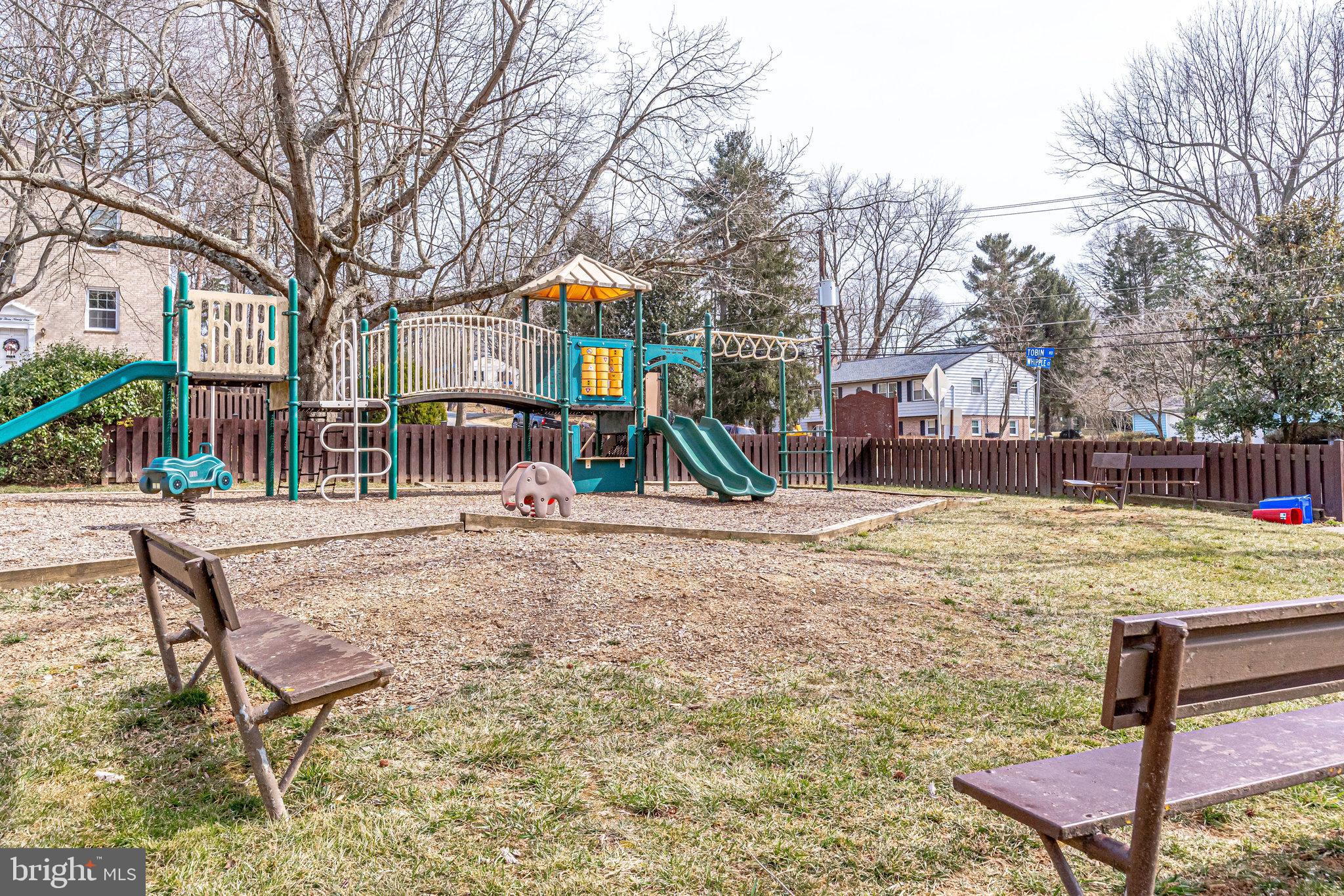 IVYMOUNT COURT - Residential