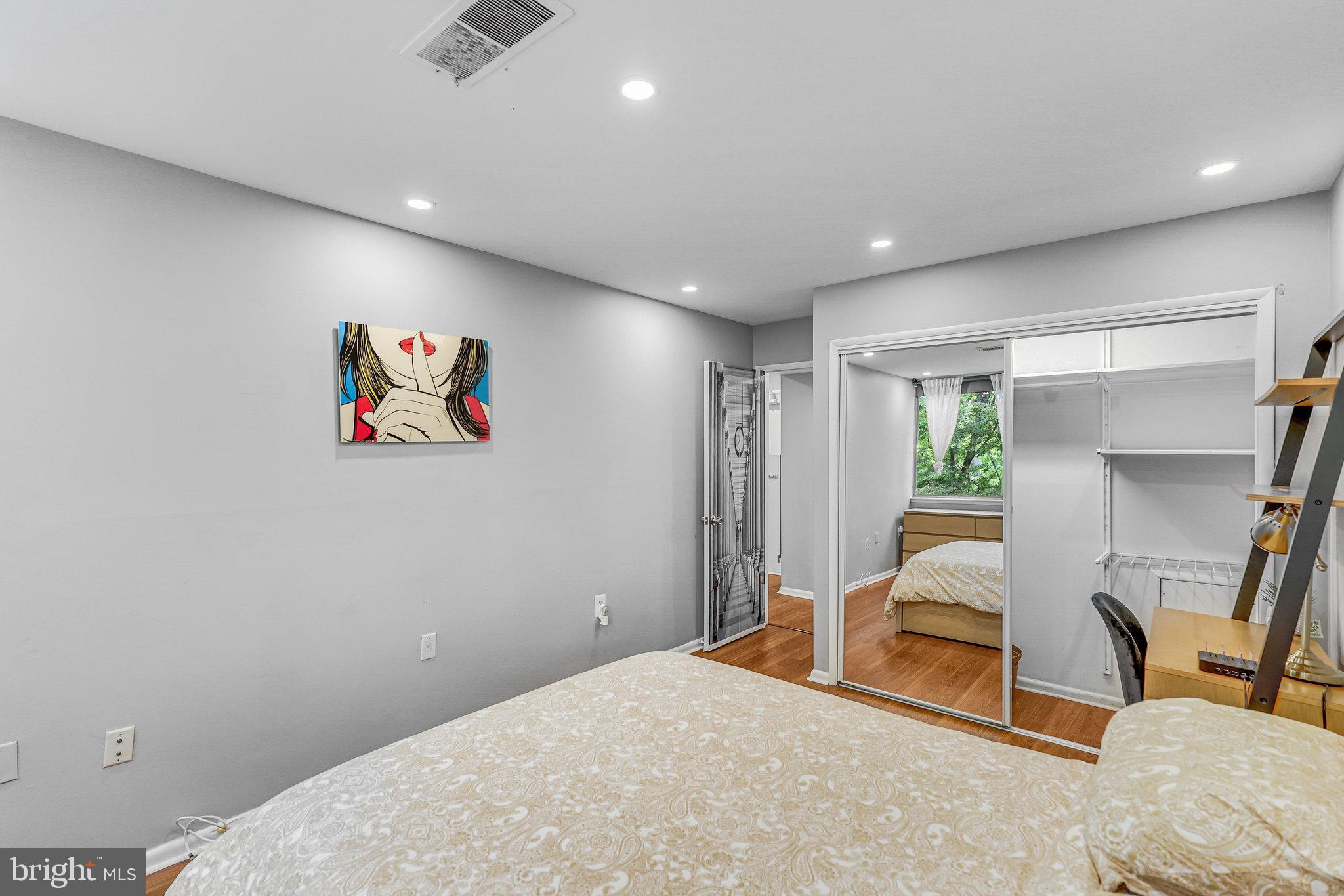 IVYMOUNT COURT - Residential