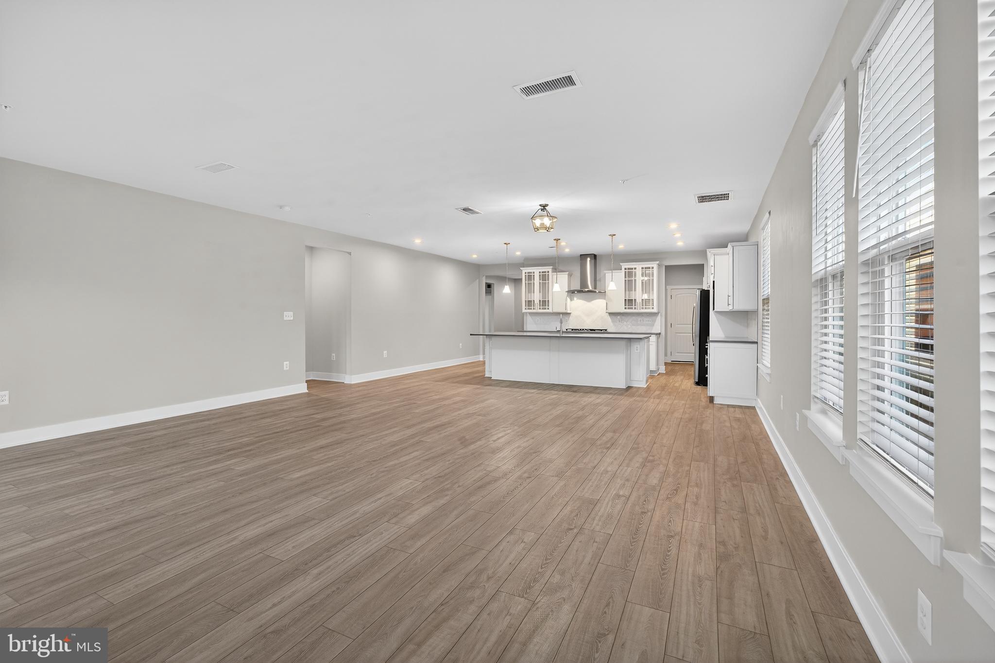 FOUR SEASONS AT KENT ISLAND - Residential