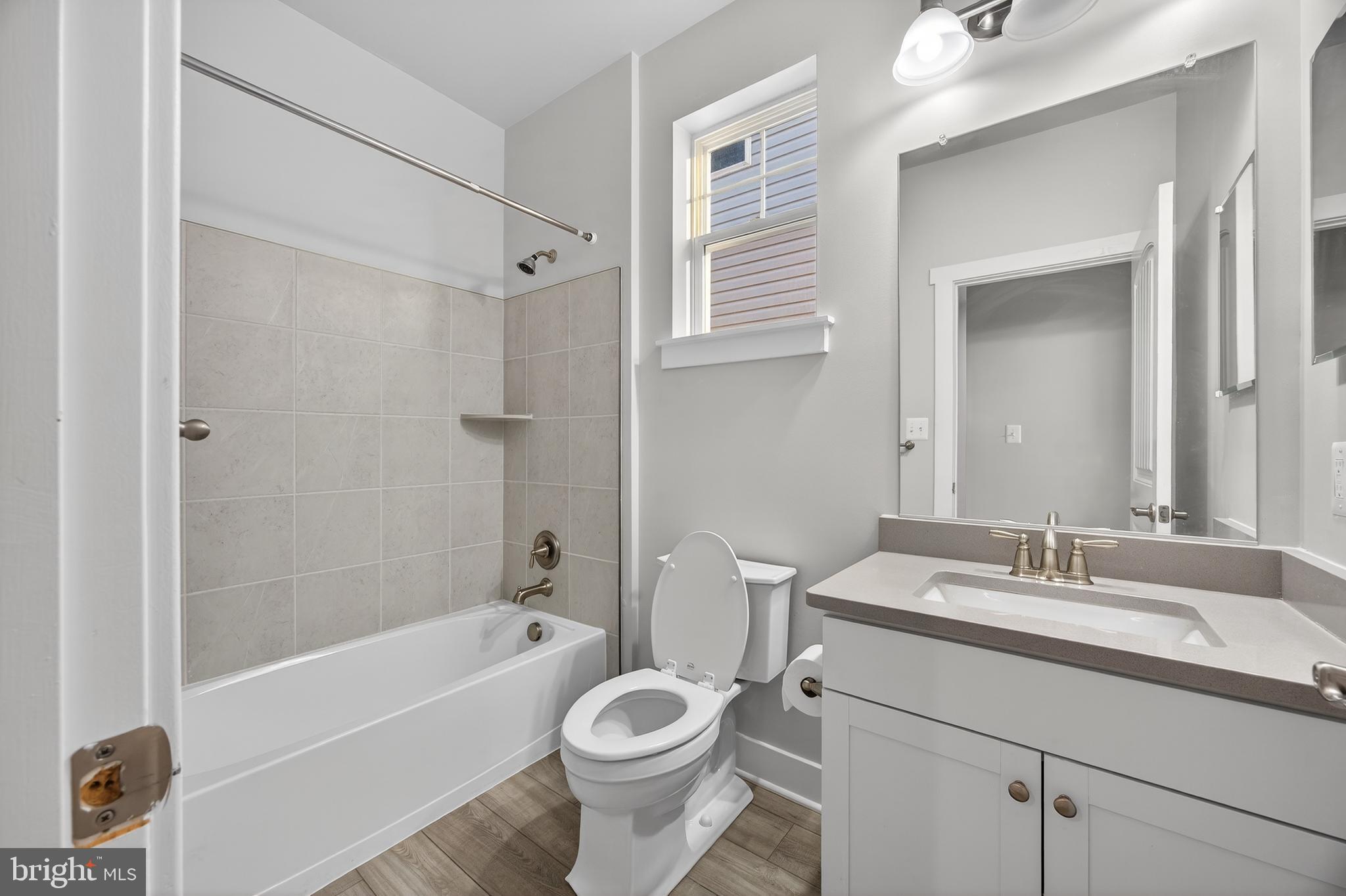 FOUR SEASONS AT KENT ISLAND - Residential