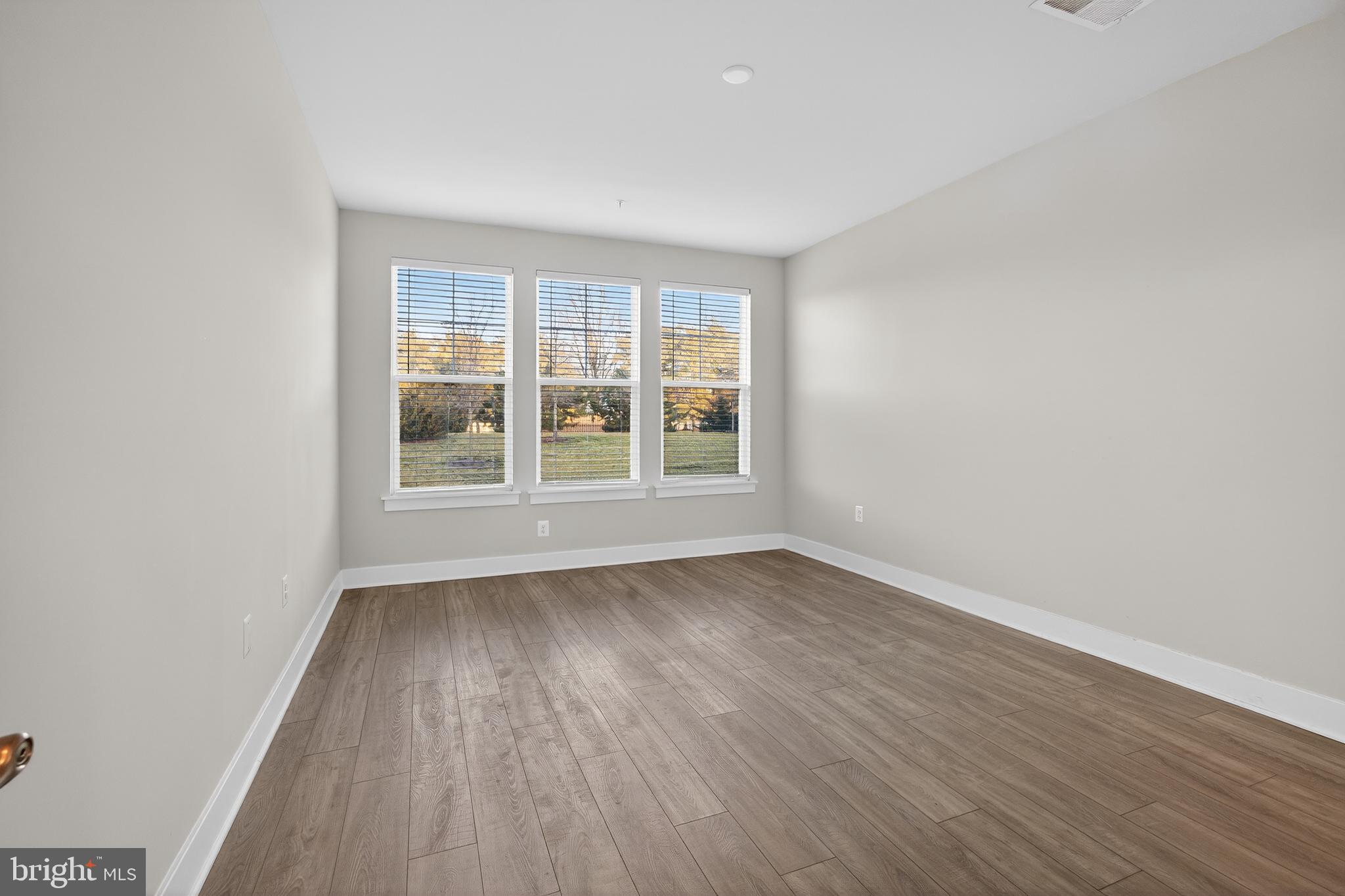 FOUR SEASONS AT KENT ISLAND - Residential