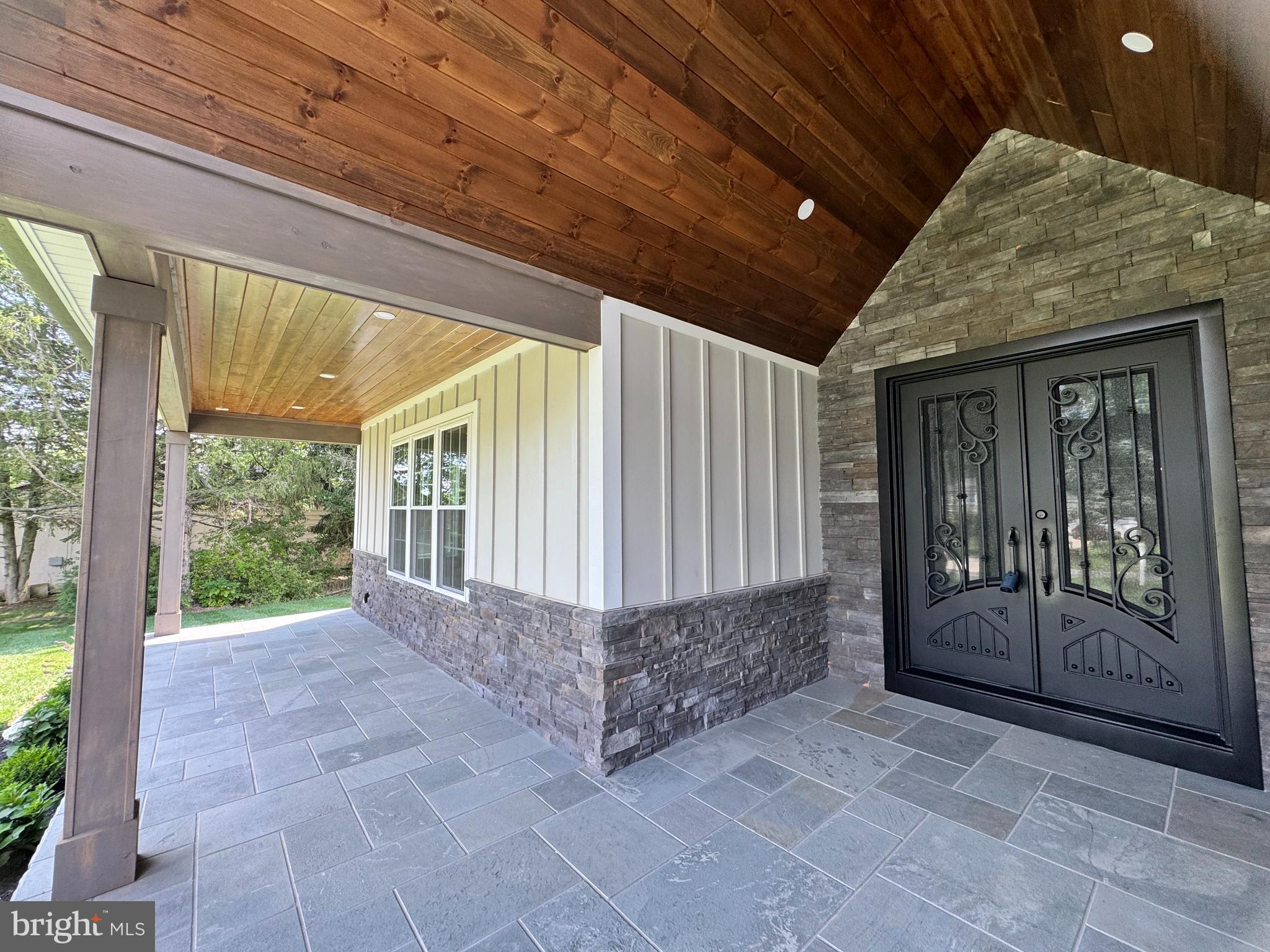 506 LOWER HOLLAND ROAD
