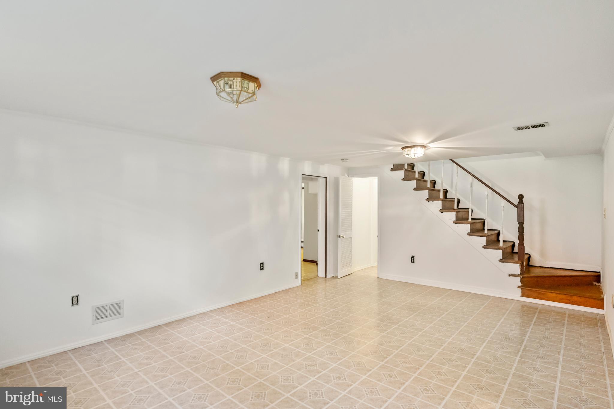 WHEATON WOODS - Residential