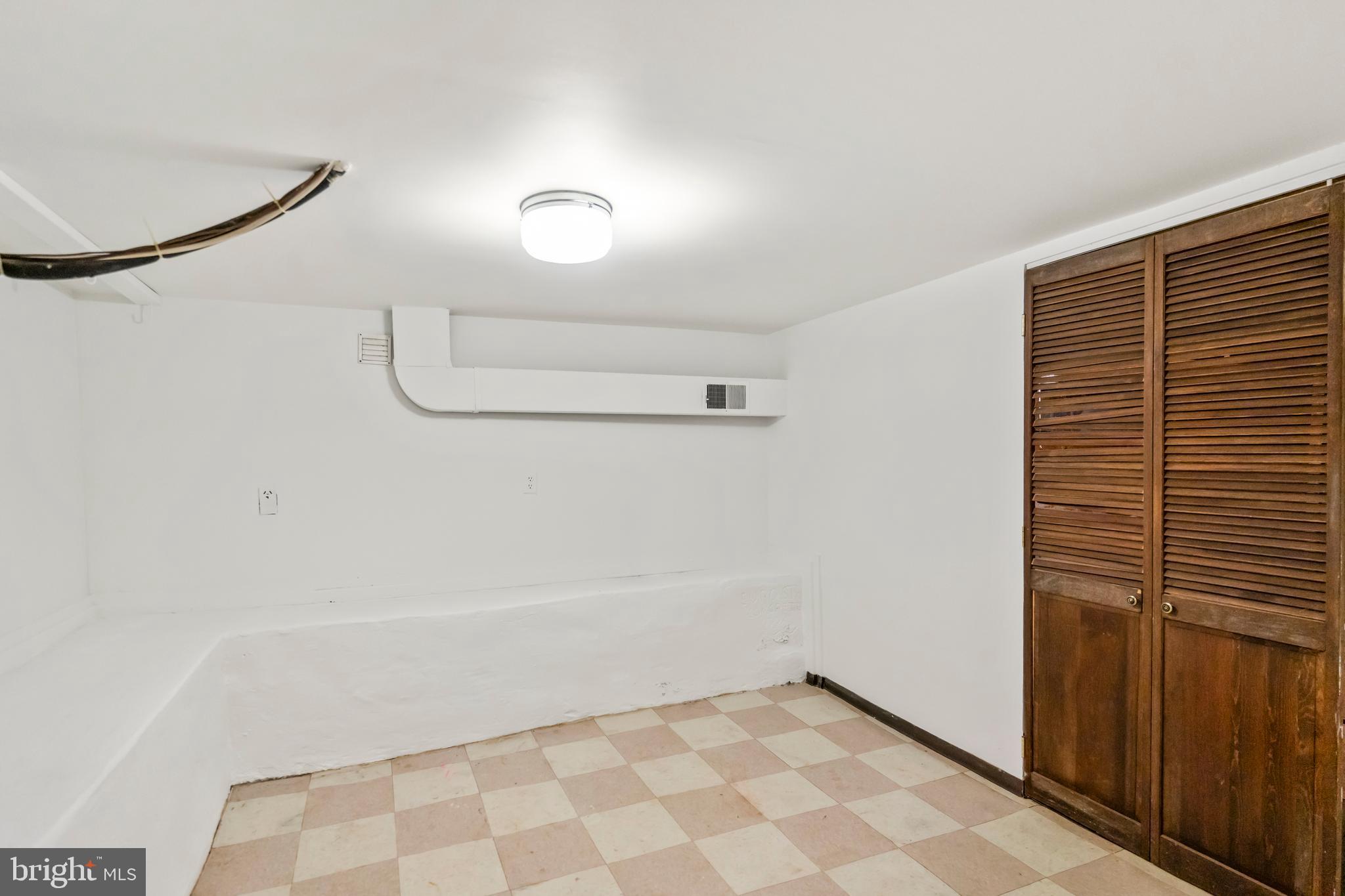 WHEATON WOODS - Residential