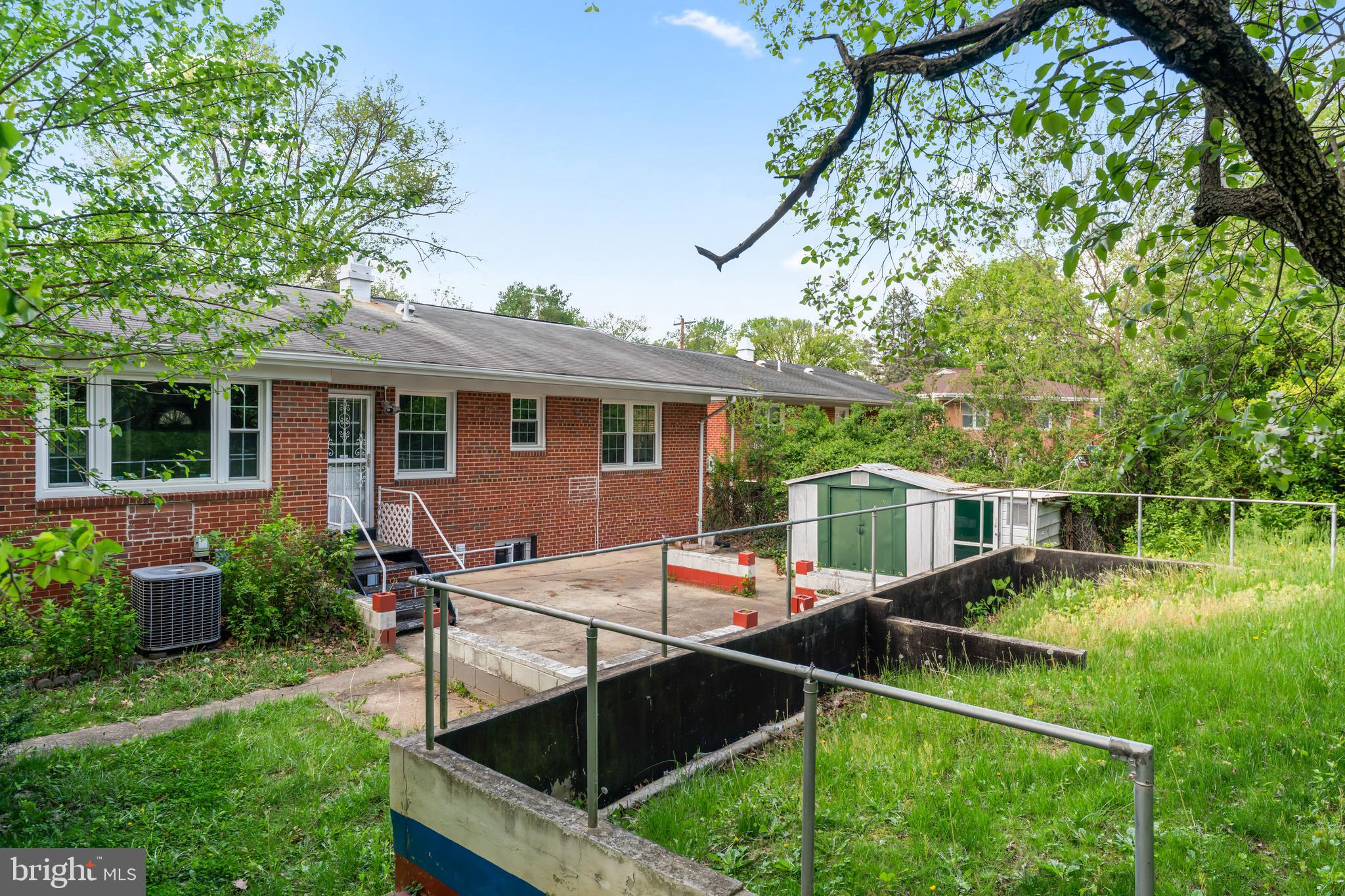 WHEATON WOODS - Residential