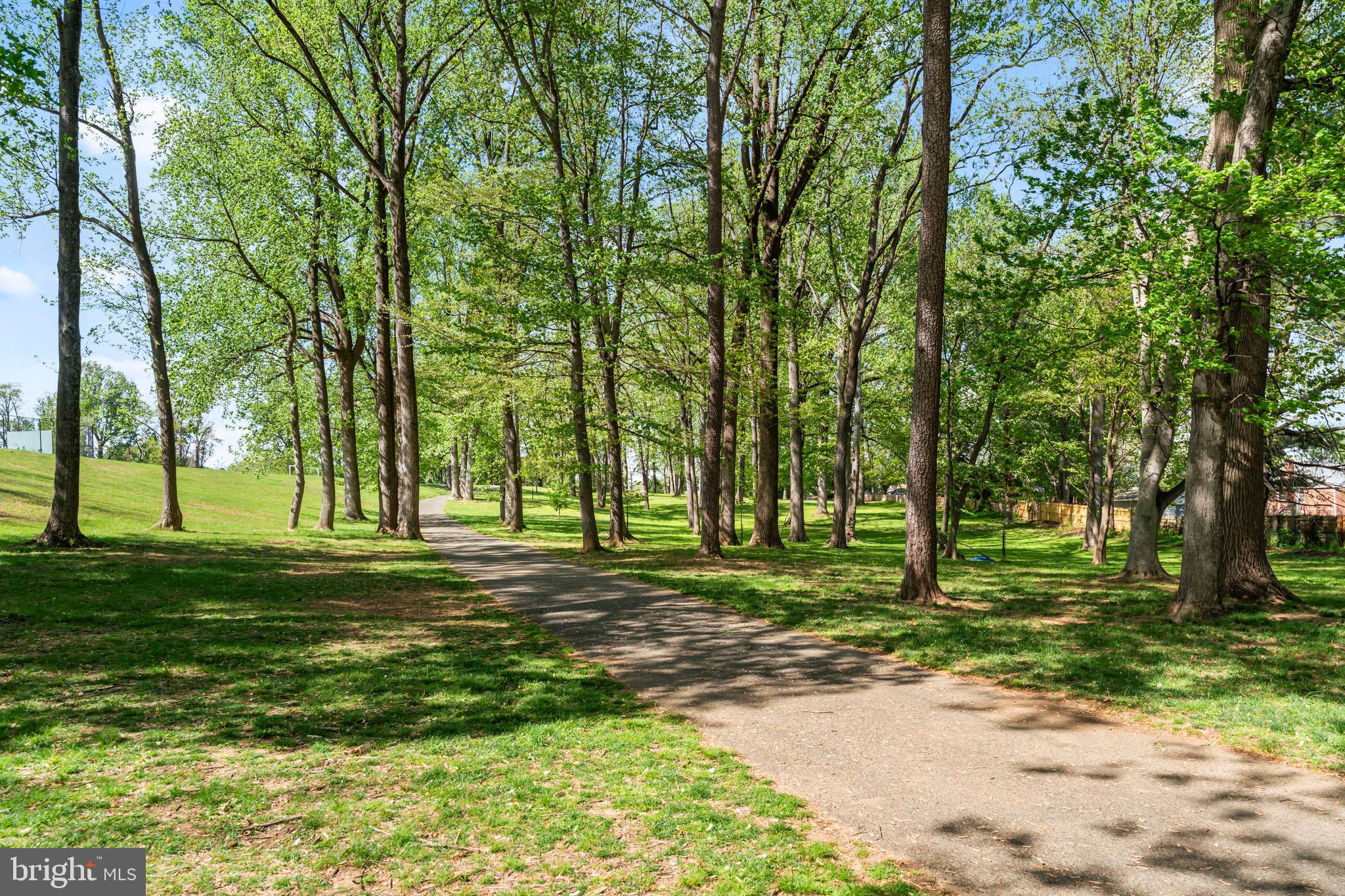 WHEATON WOODS - Residential