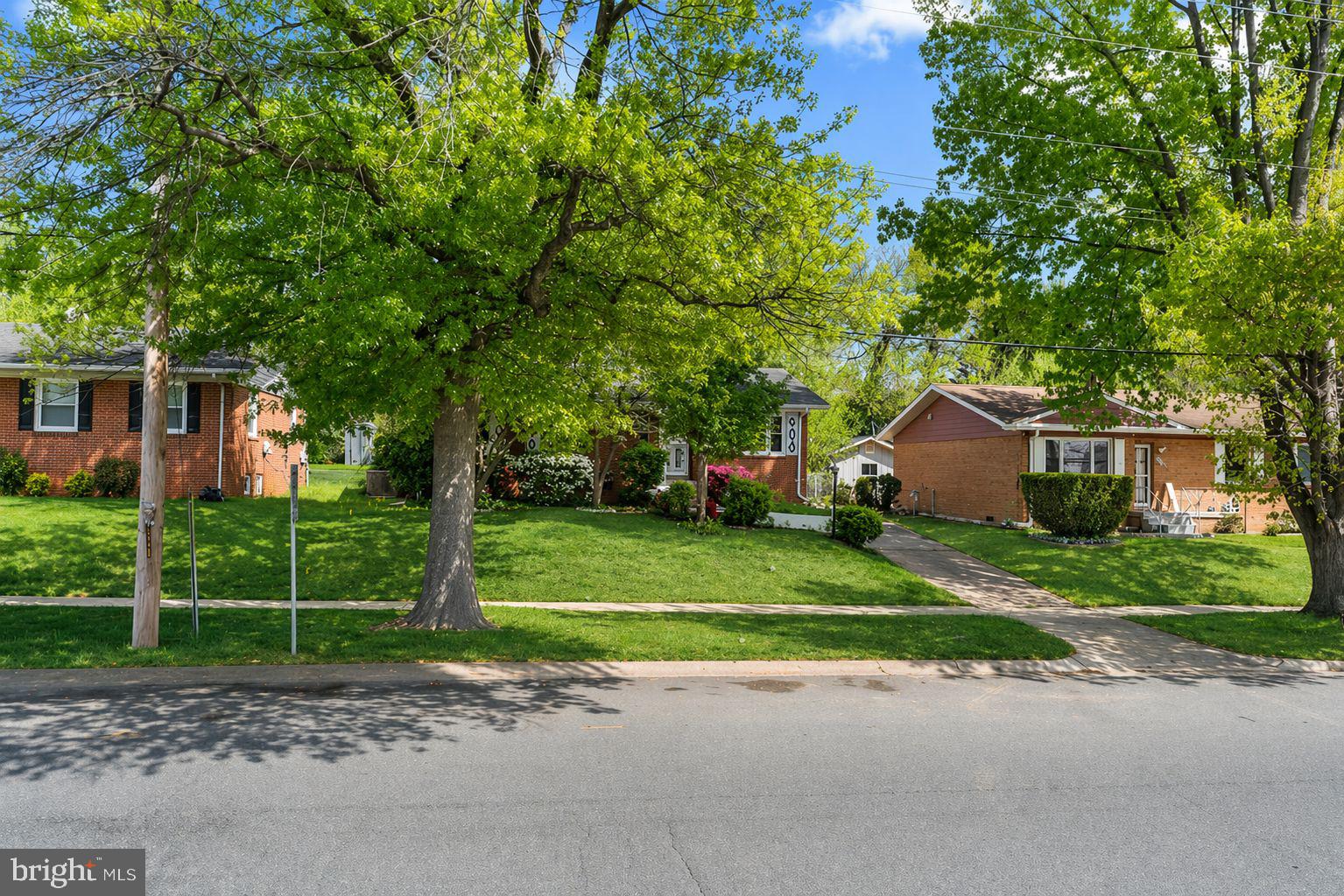WHEATON WOODS - Residential