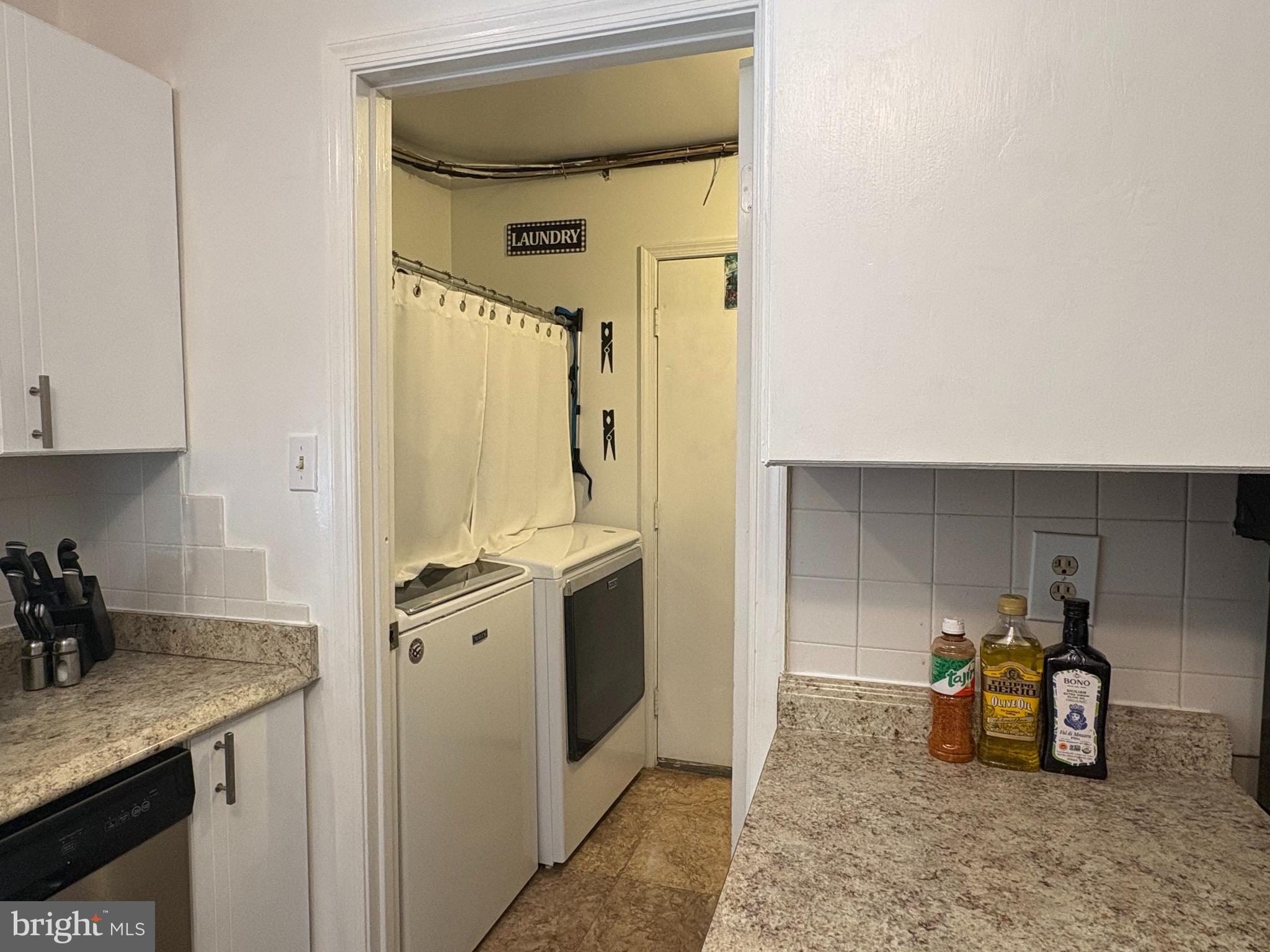 ELMWOOD MANOR - Residential