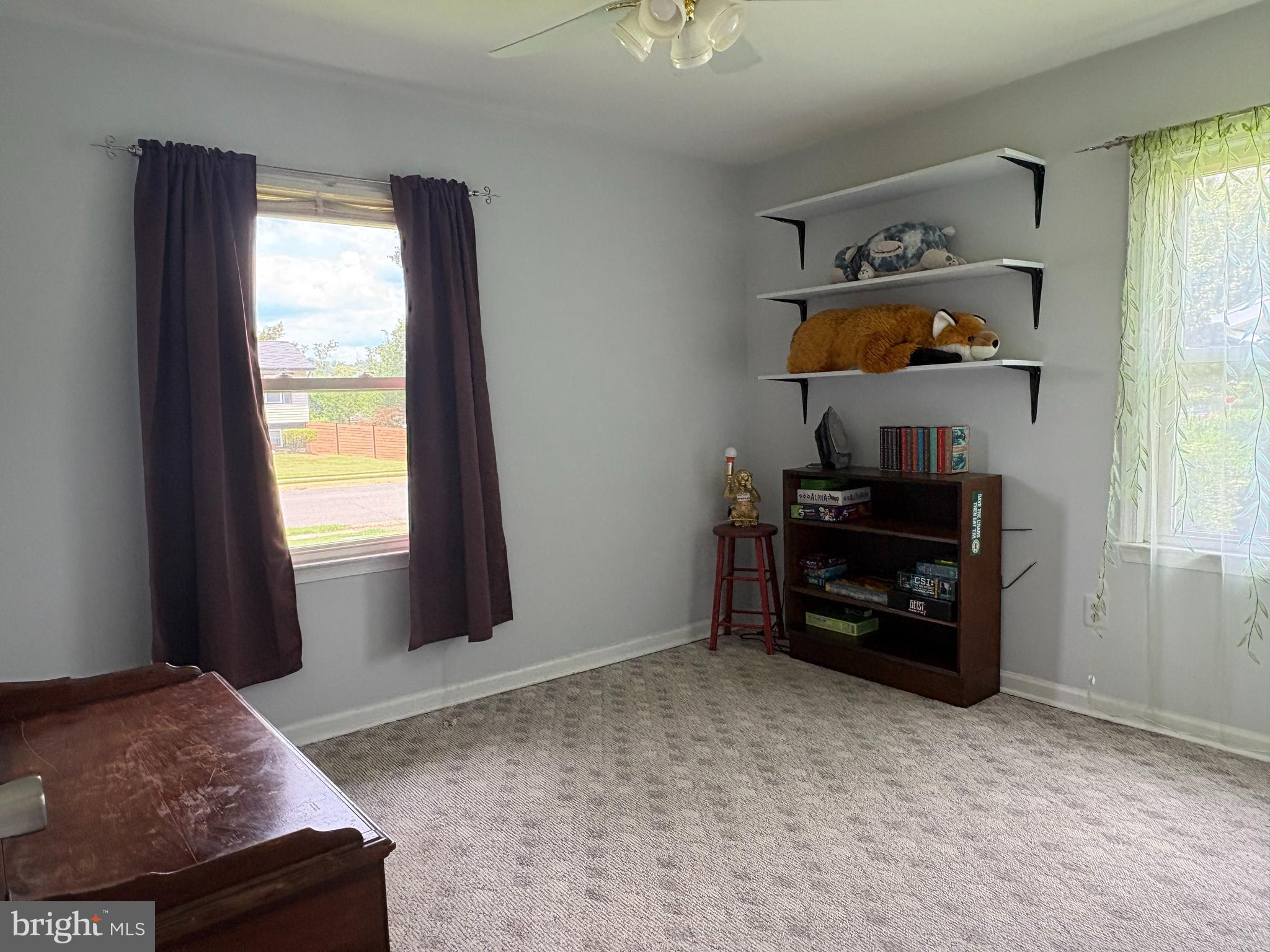 ELMWOOD MANOR - Residential