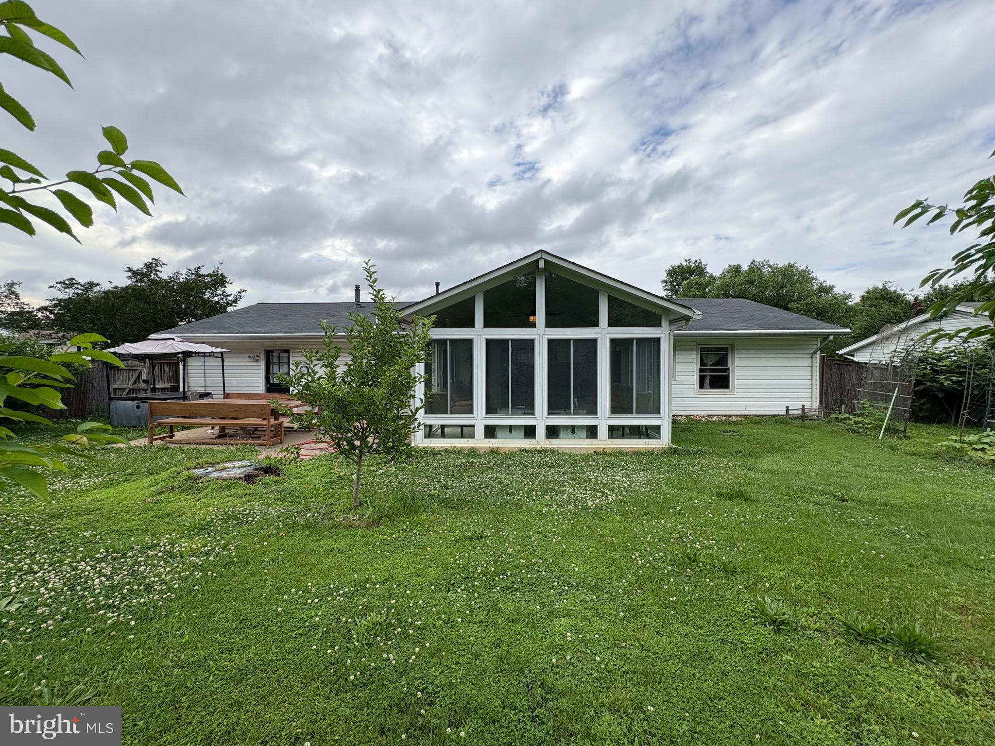 ELMWOOD MANOR - Residential