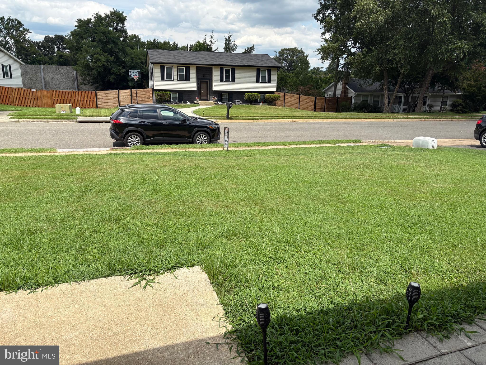 ELMWOOD MANOR - Residential