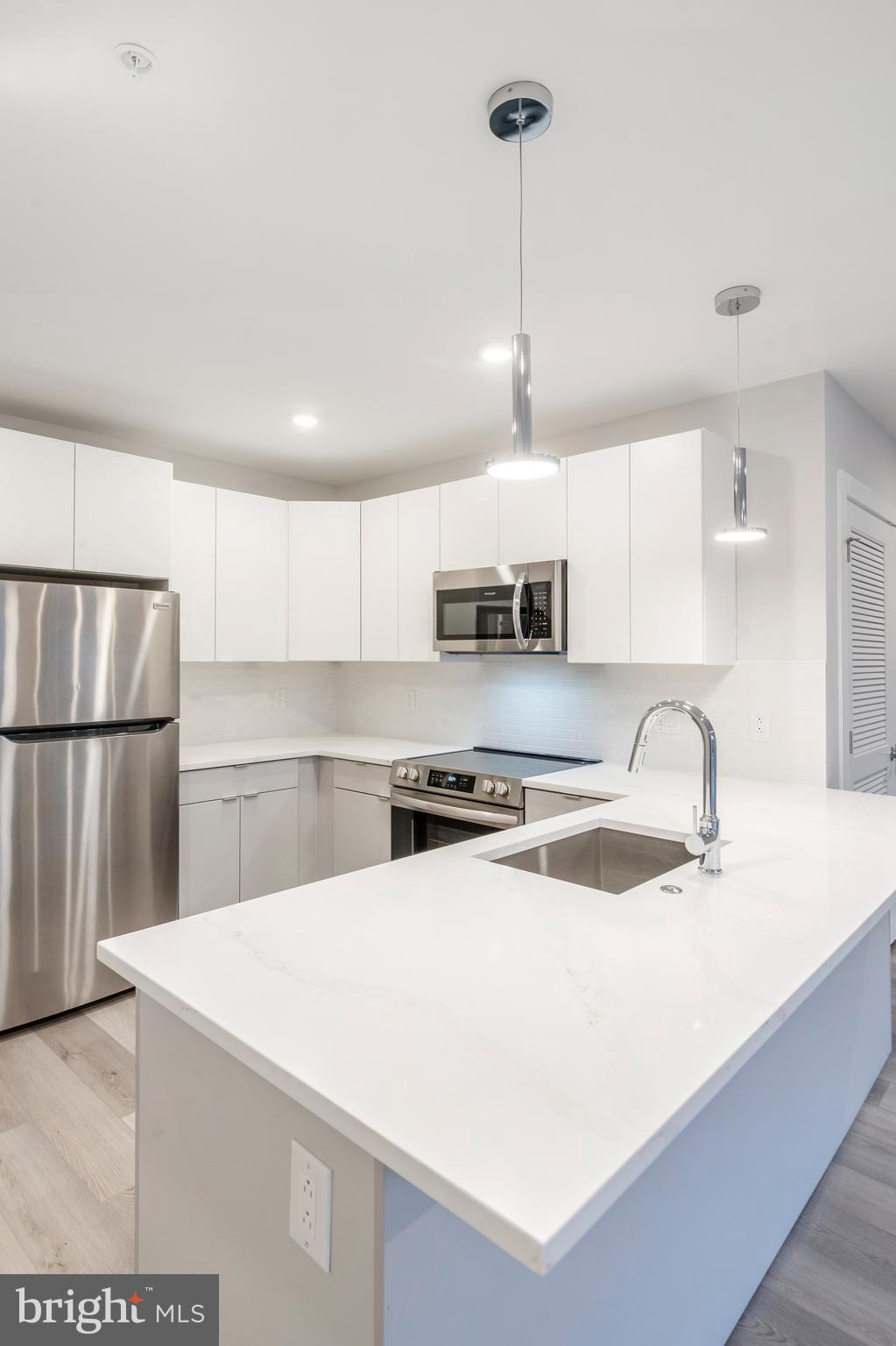 3449 SCOTTS LANE B221