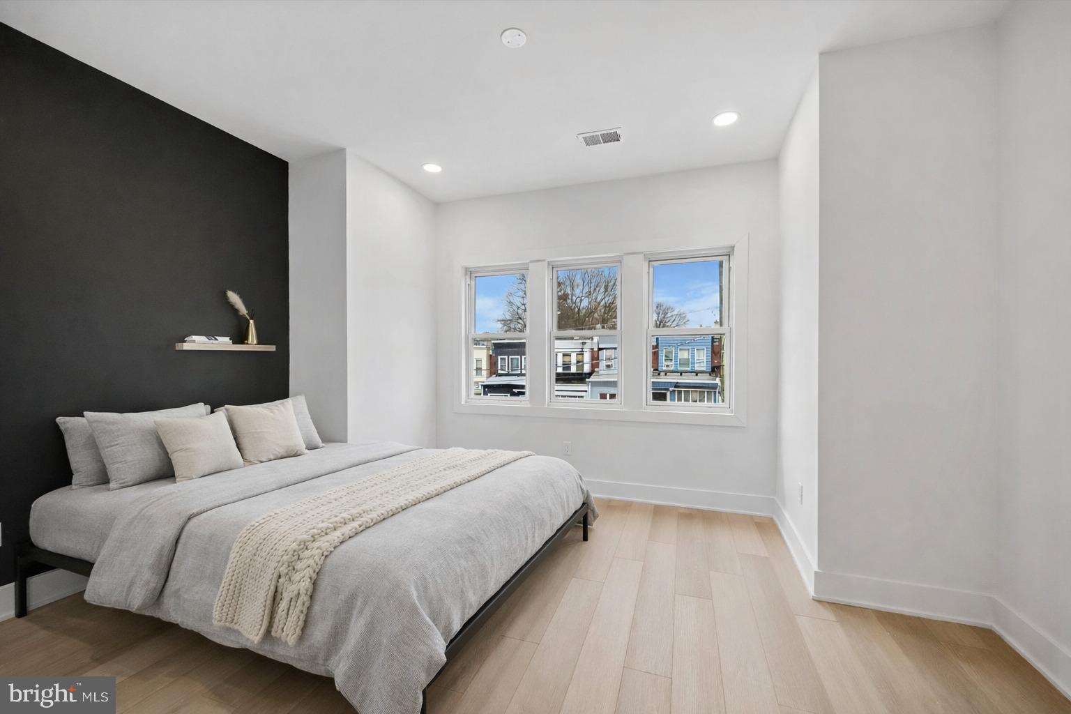 PHILADELPHIA (SOUTHWEST) - Residential