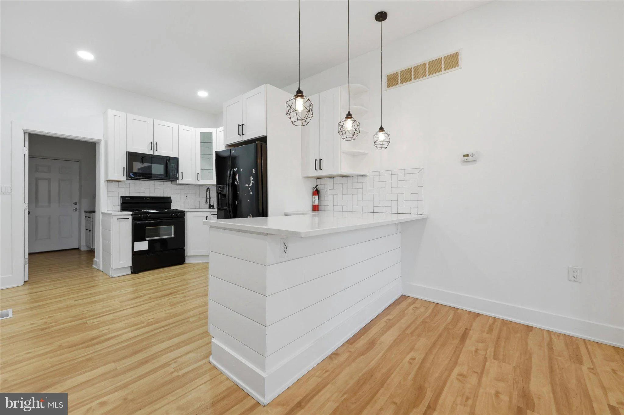 2512 W Sergeant Street