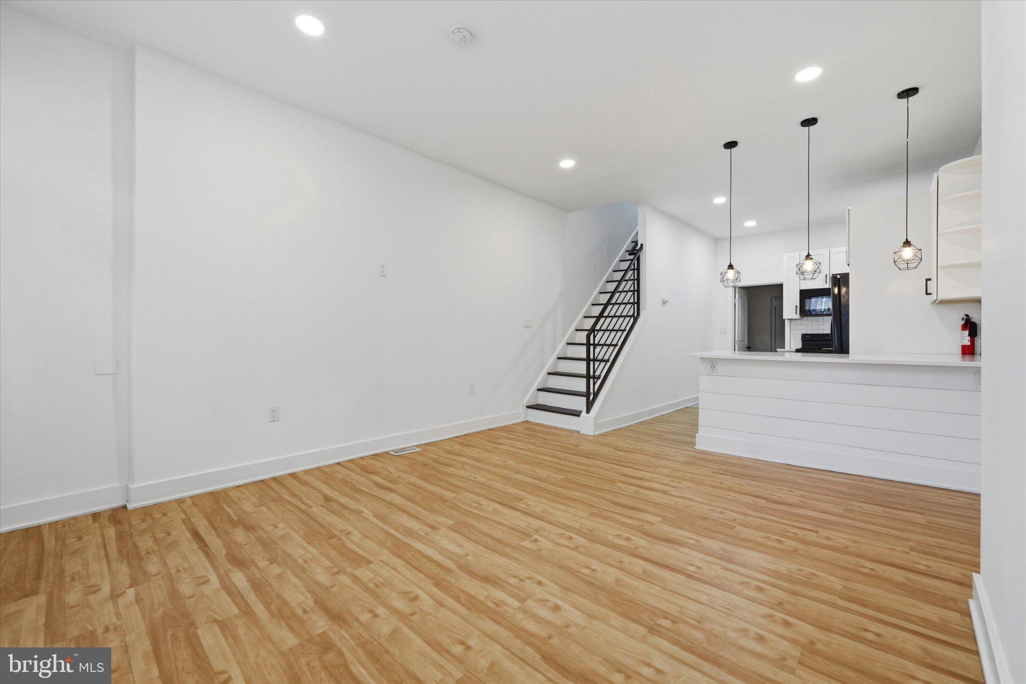 2512 W SERGEANT STREET