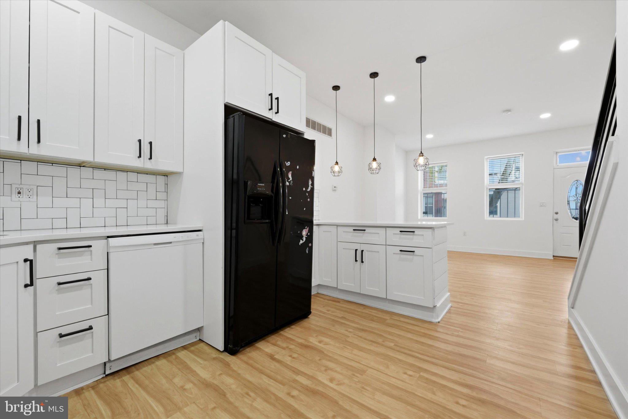 2512 W SERGEANT STREET