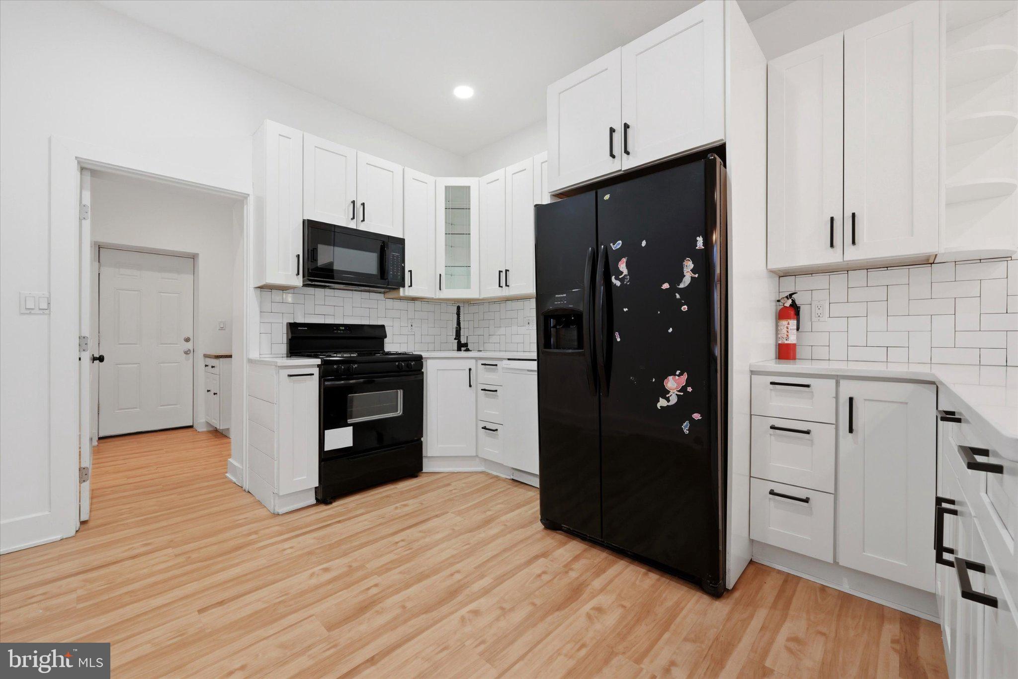 2512 W SERGEANT STREET