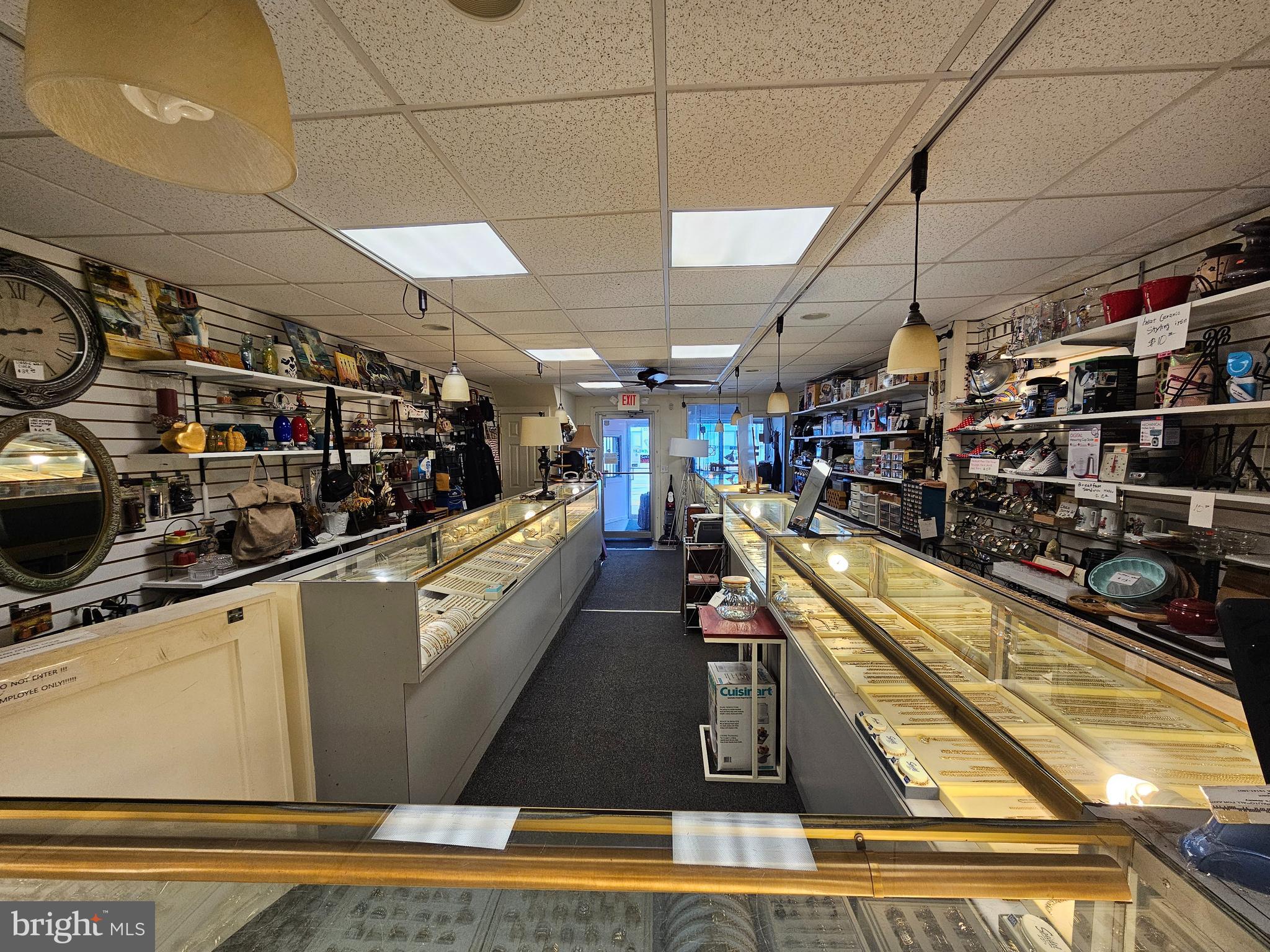 FERN ROCK - Commercial Sale