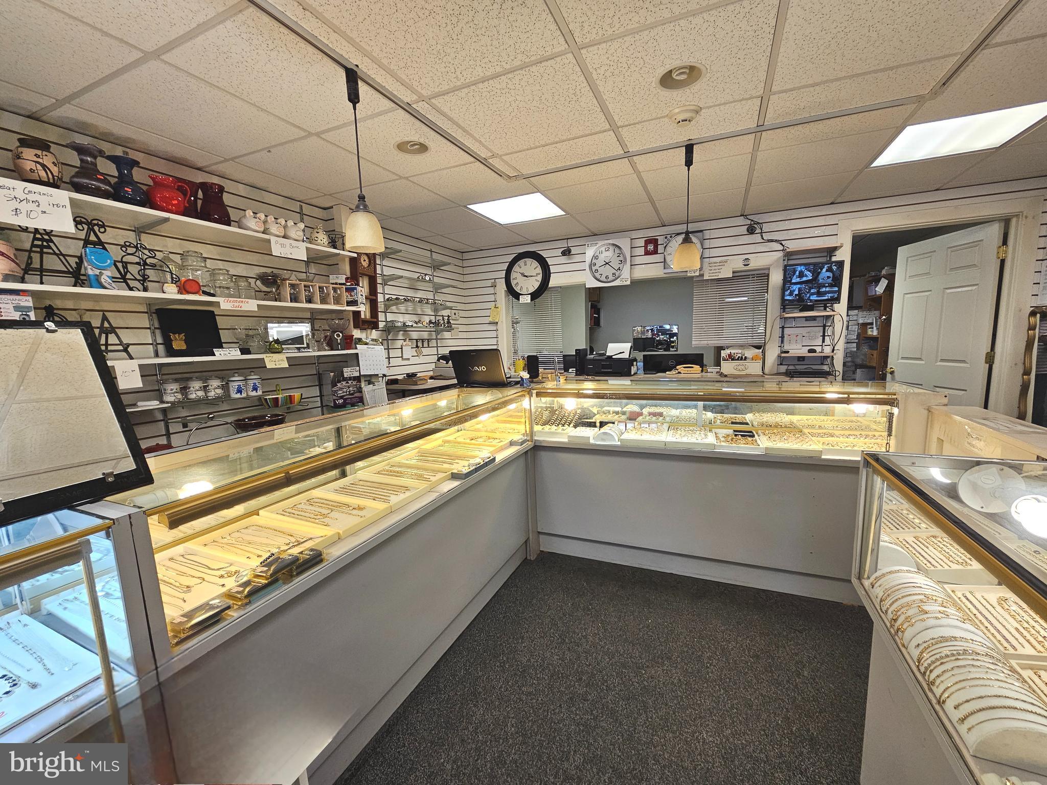 FERN ROCK - Commercial Sale